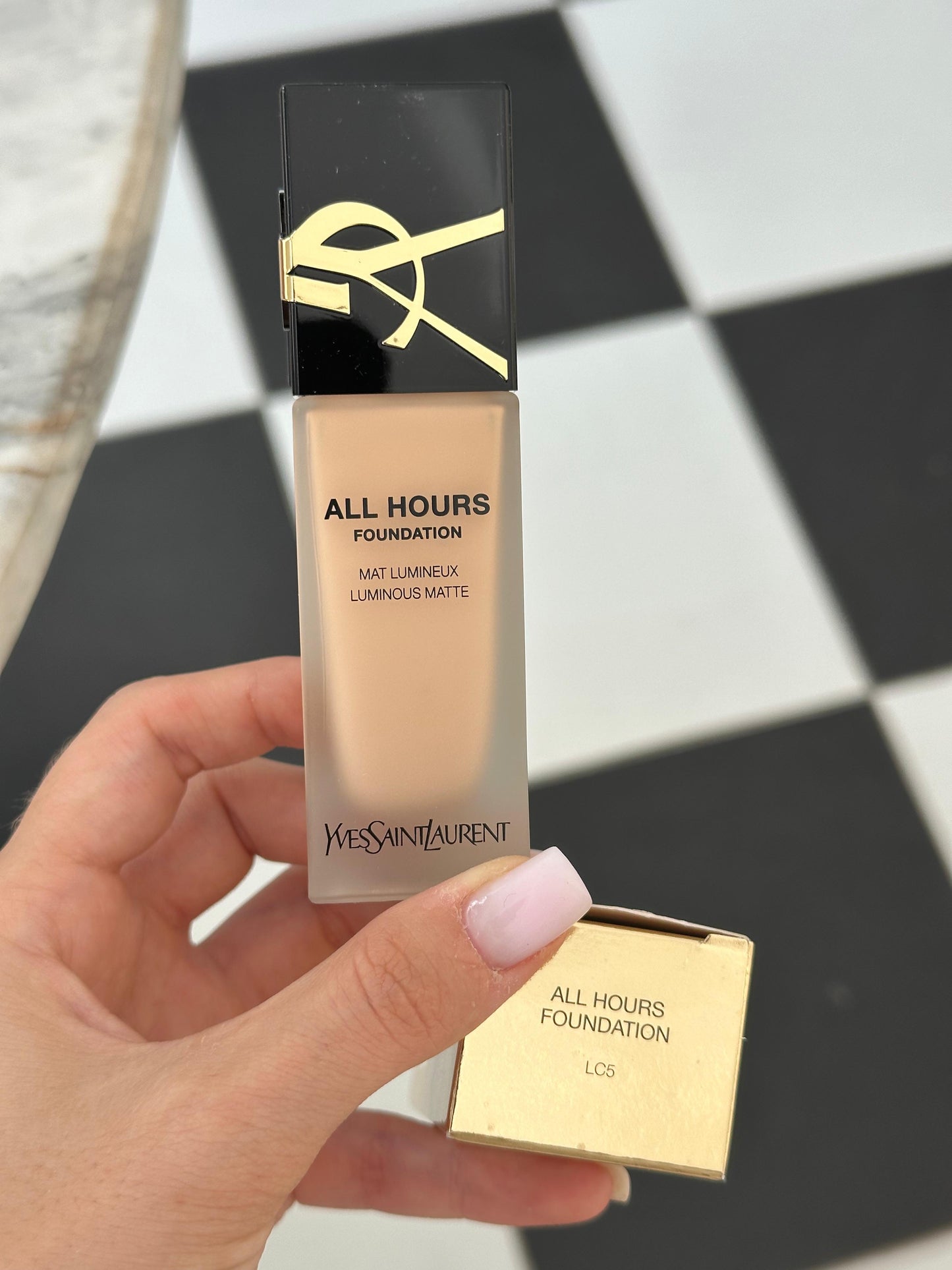 YSL All Hours Foundation - Luminous Matte (LC5)