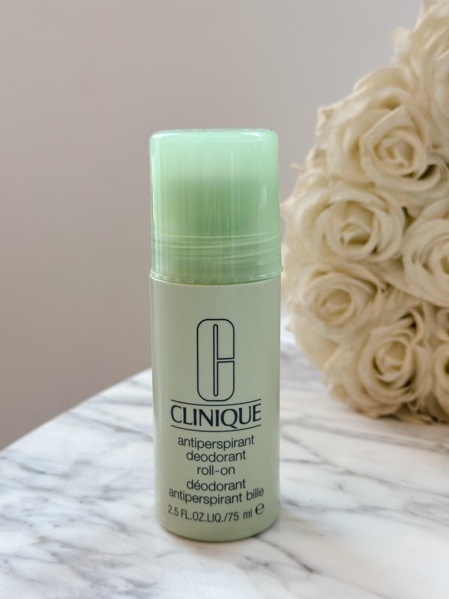 CLINIQUE Antiperspirant-Deodorant Roll-On