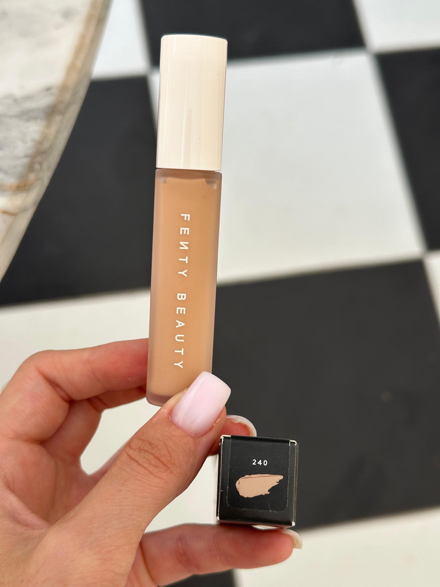 FENTY BEAUTY Pro Filt'r Instant Retouch Concealer (240)