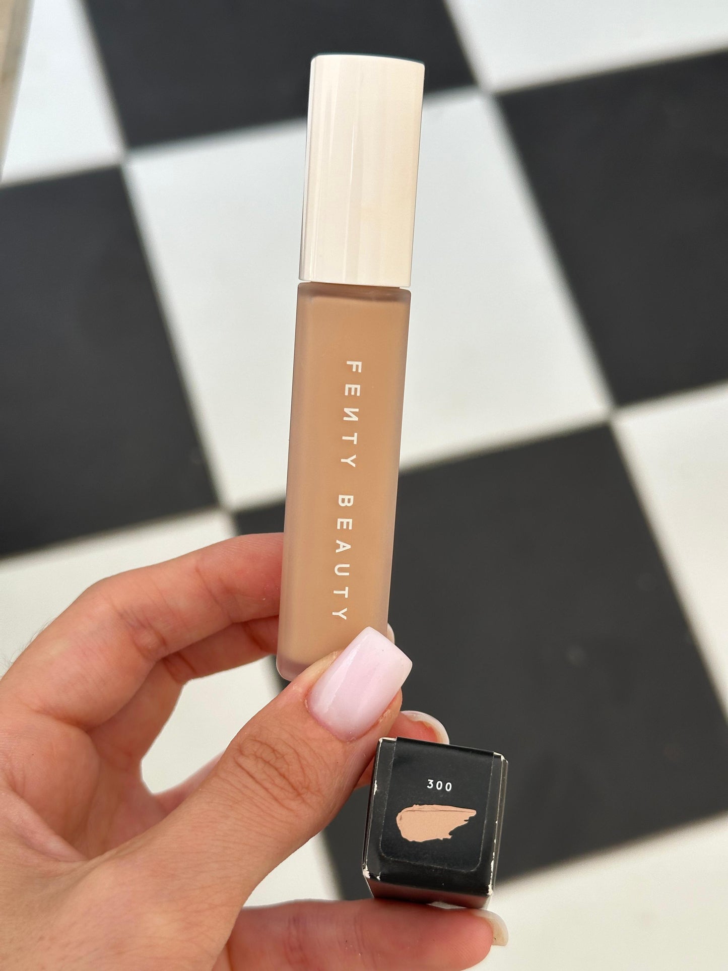 FENTY BEAUTY Pro Filt'r Instant Retouch Concealer (300)