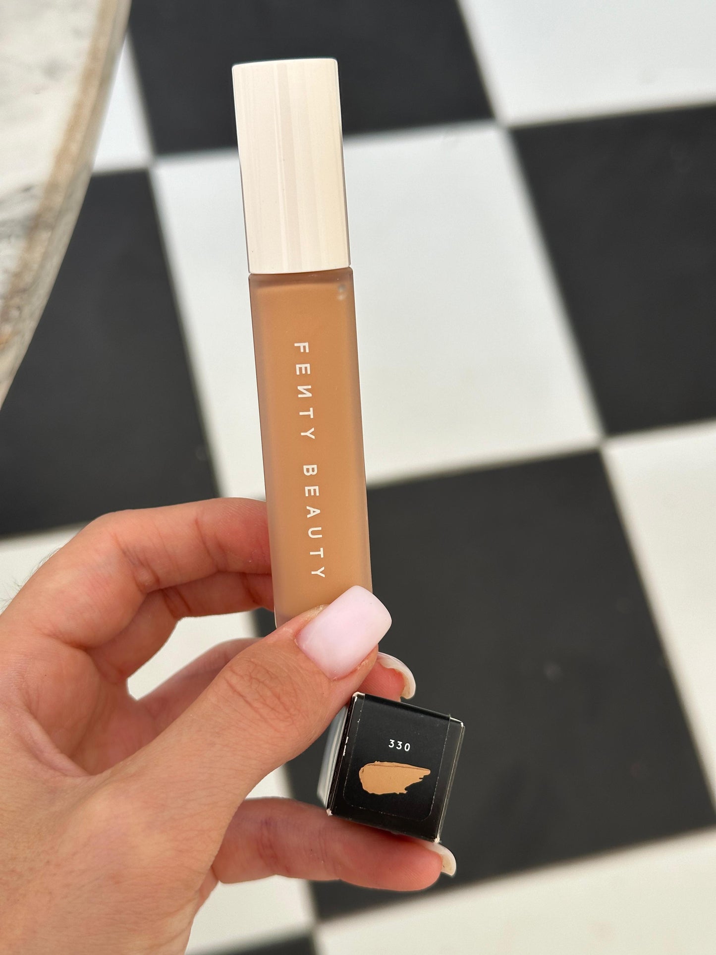 FENTY BEAUTY Pro Filt'r Instant Retouch Concealer (330)