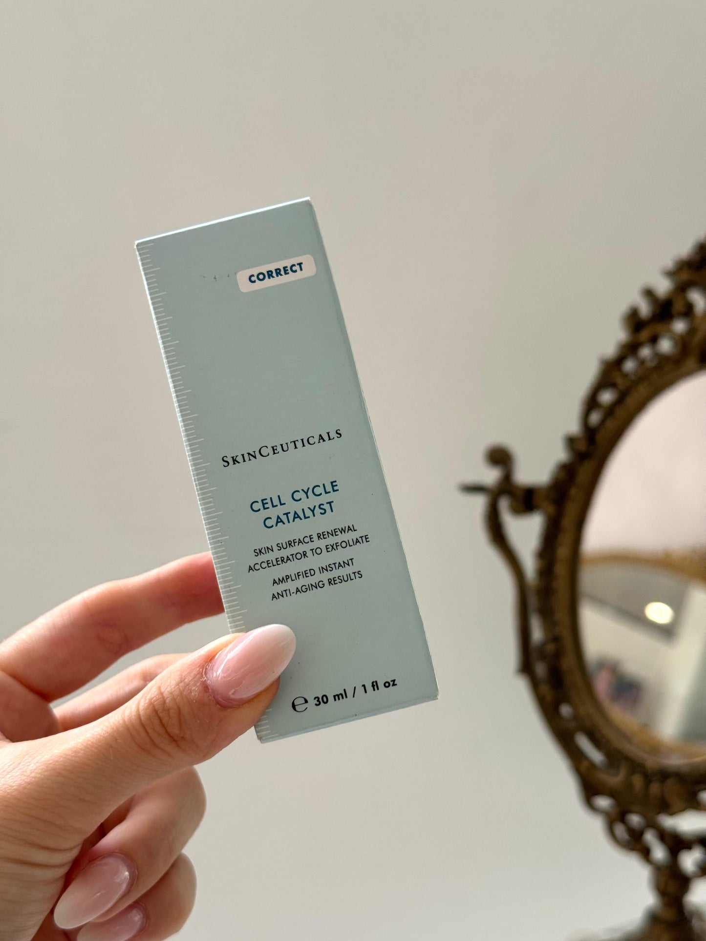 SKINCEUTICALS Cell Cycle Catalyst™
Exfoliating Anti-Aging Serum