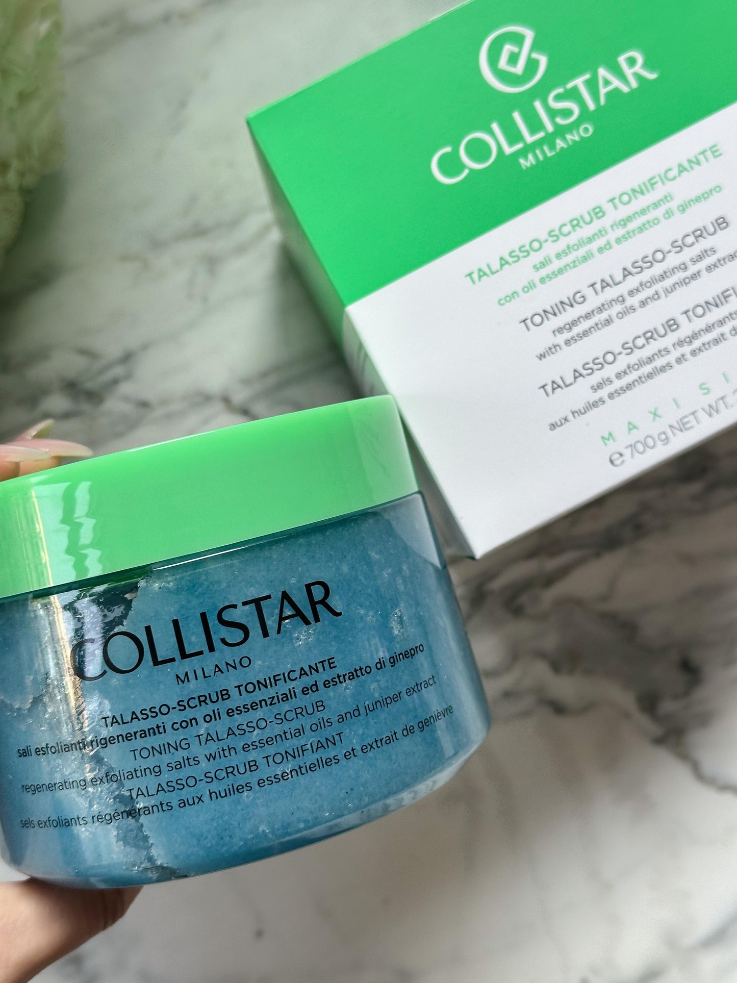 COLLISTAR
Toning Talasso-Scrub
Regenerating Exfoliating Salts With Essential Oils and Juniper Extract