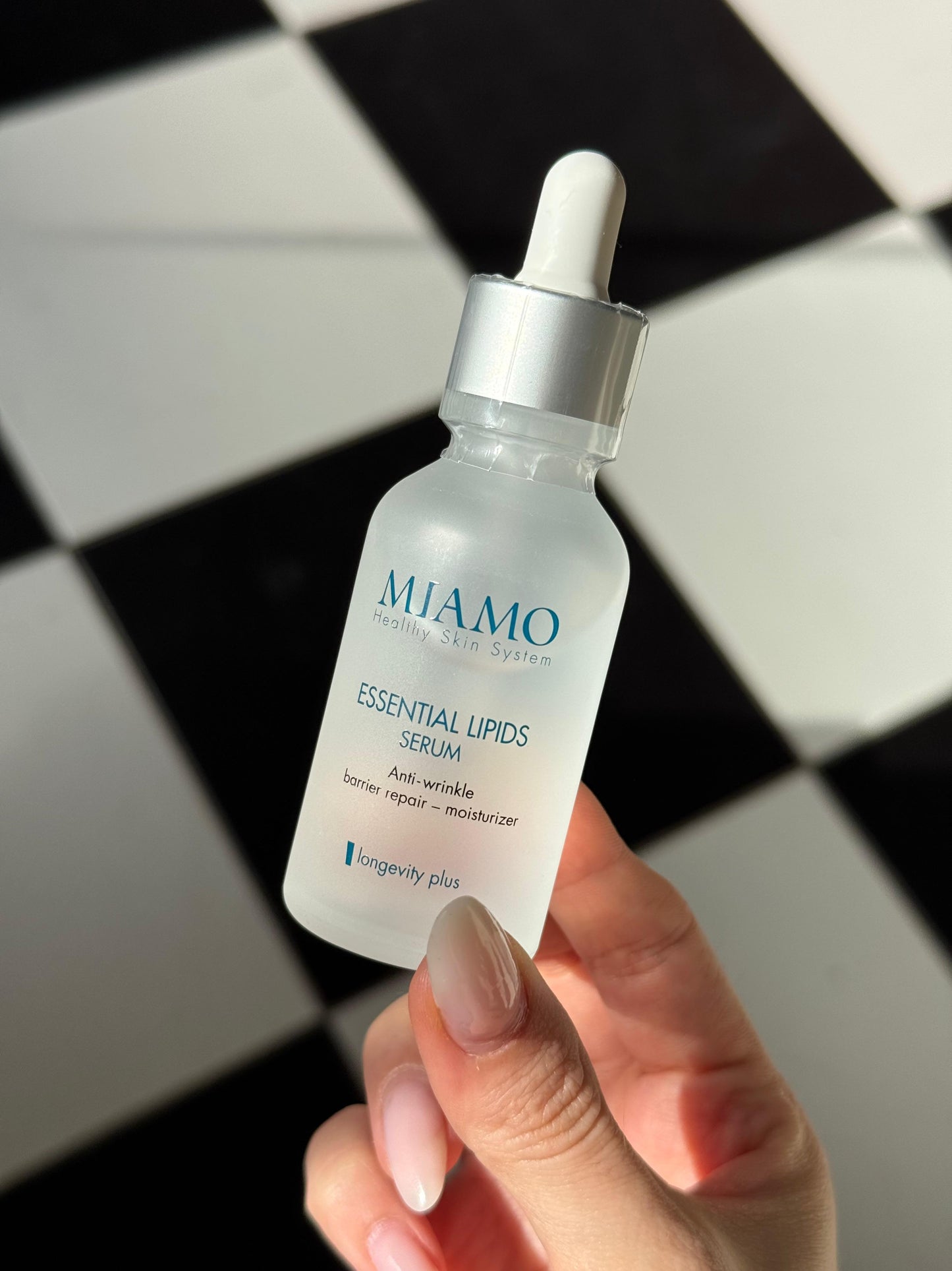 MIAMO Essential Lipids Serum
Longevity Plus Dry And Sensitive Skin