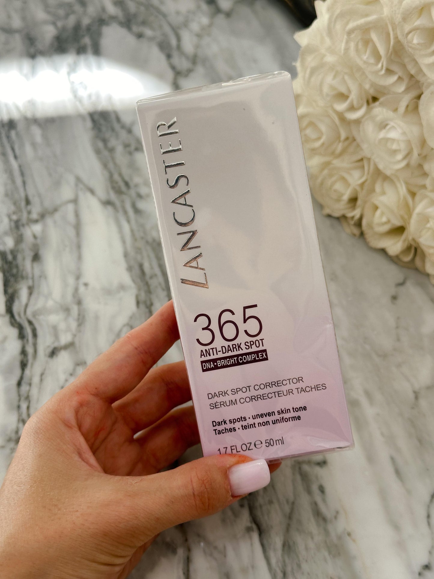 LANCASTER 365 Skin Repair
Anti-Dark Spot Corrector Serum