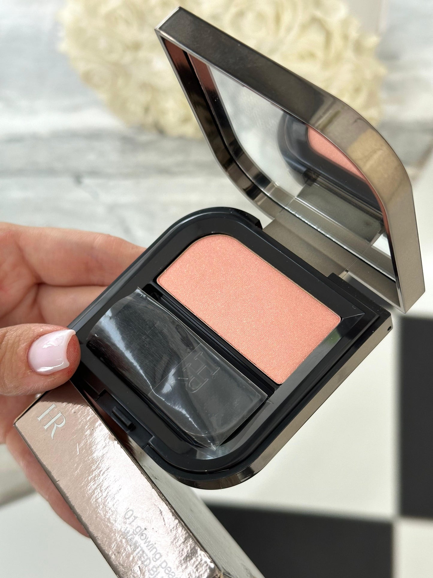 HELENA RUBINSTEIN Wanted Blush - Velvet Blush, Radiant Remodelling (01)