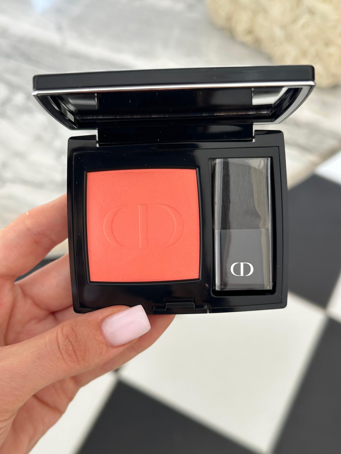 DIOR Rouge Blush Satin
Couture Colour Makeup - Long Wear (028)