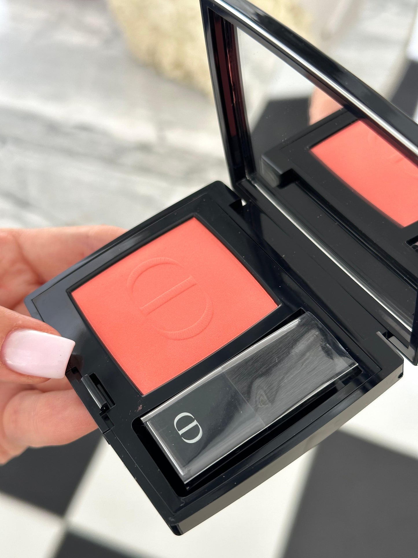 DIOR Rouge Blush Satin
Couture Colour Makeup - Long Wear (028)