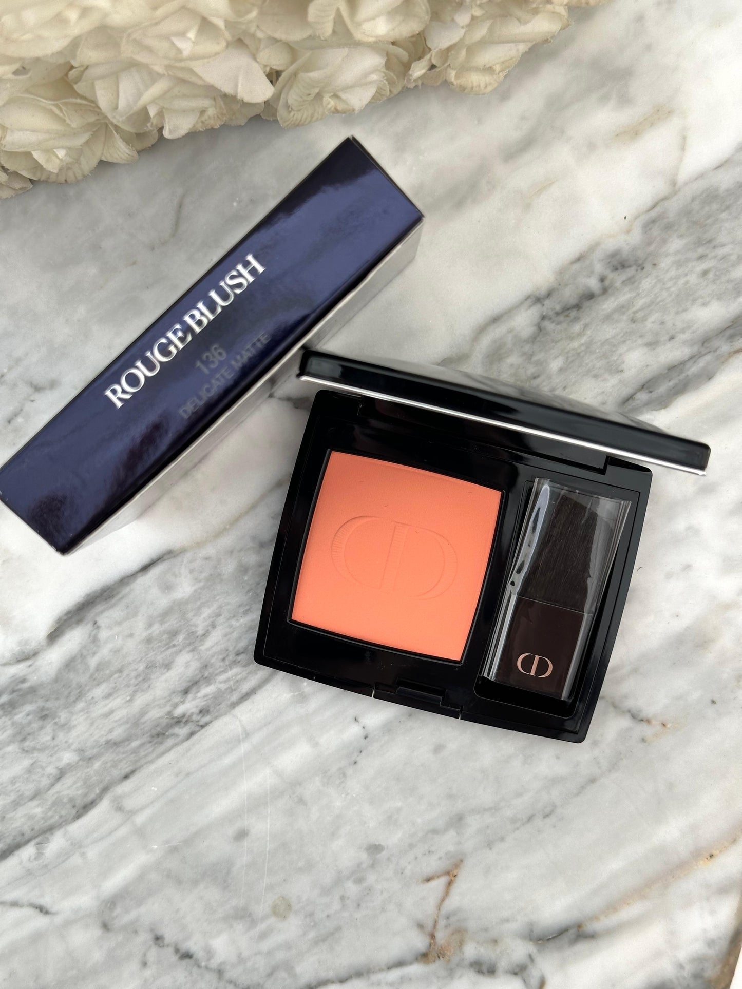 DIOR Rouge Blush Satin
Couture Colour Makeup - Long Wear (136)