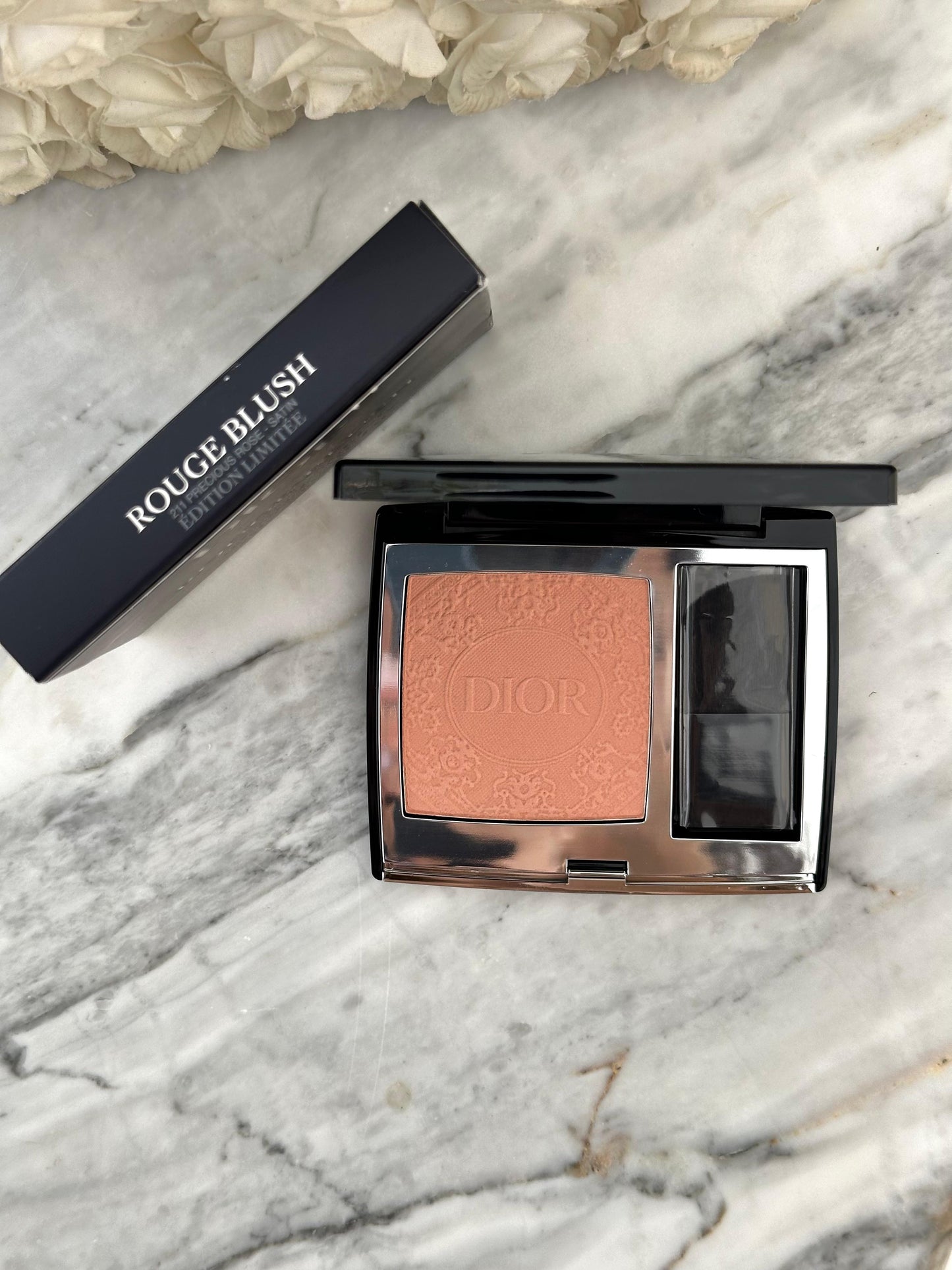 DIOR Rouge Blush Satin
Couture Colour Makeup - Long Wear (211)