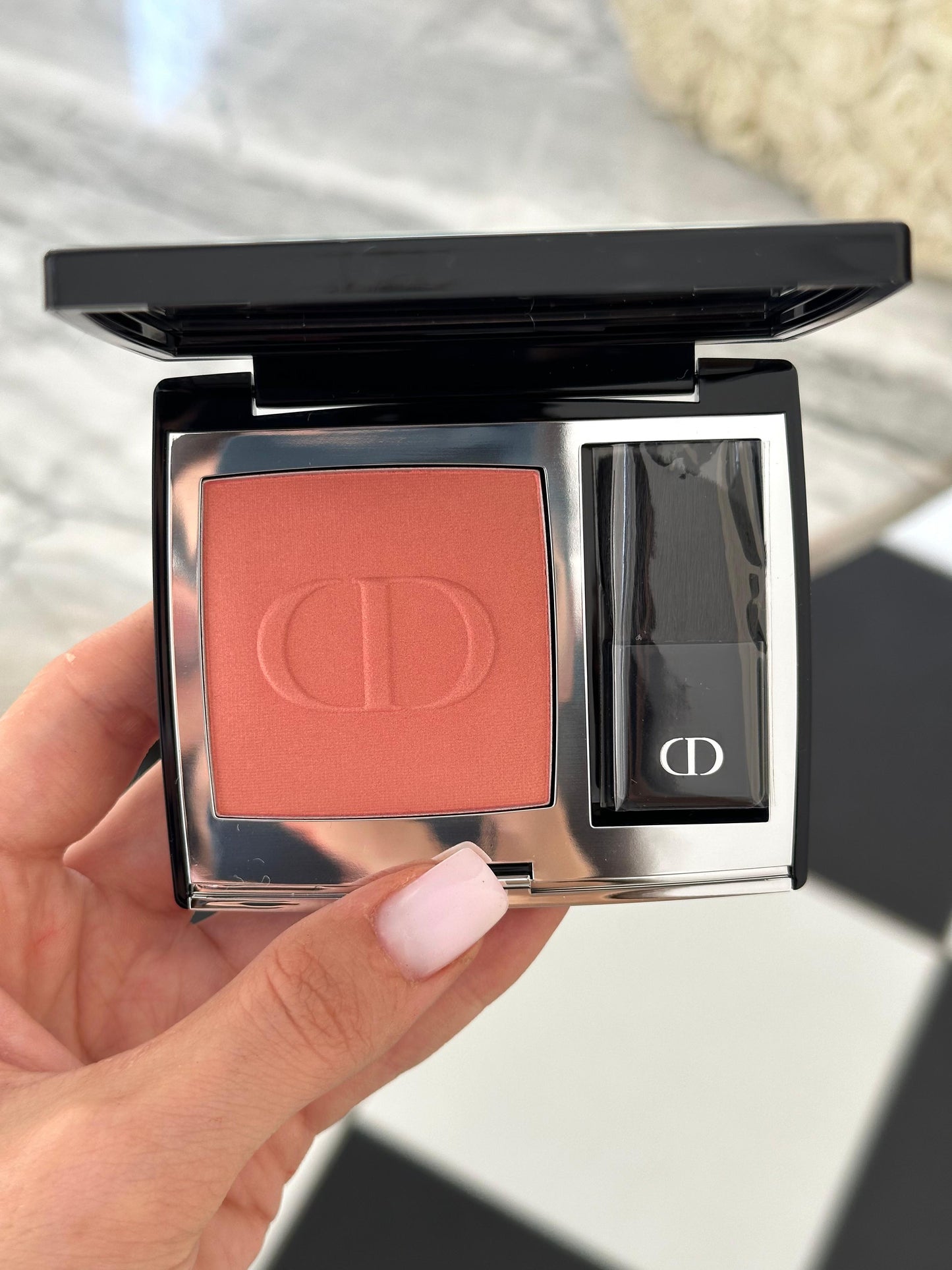 DIOR Rouge Blush
Couture Colour Makeup - Long Wear (219)
