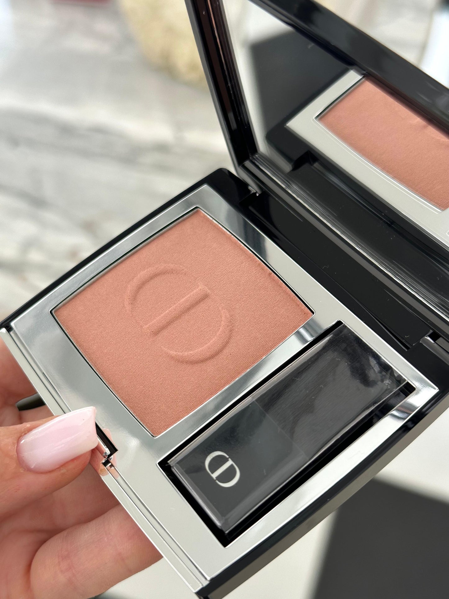 DIOR Rouge Blush Satin
Couture Colour Makeup - Long Wear (449)