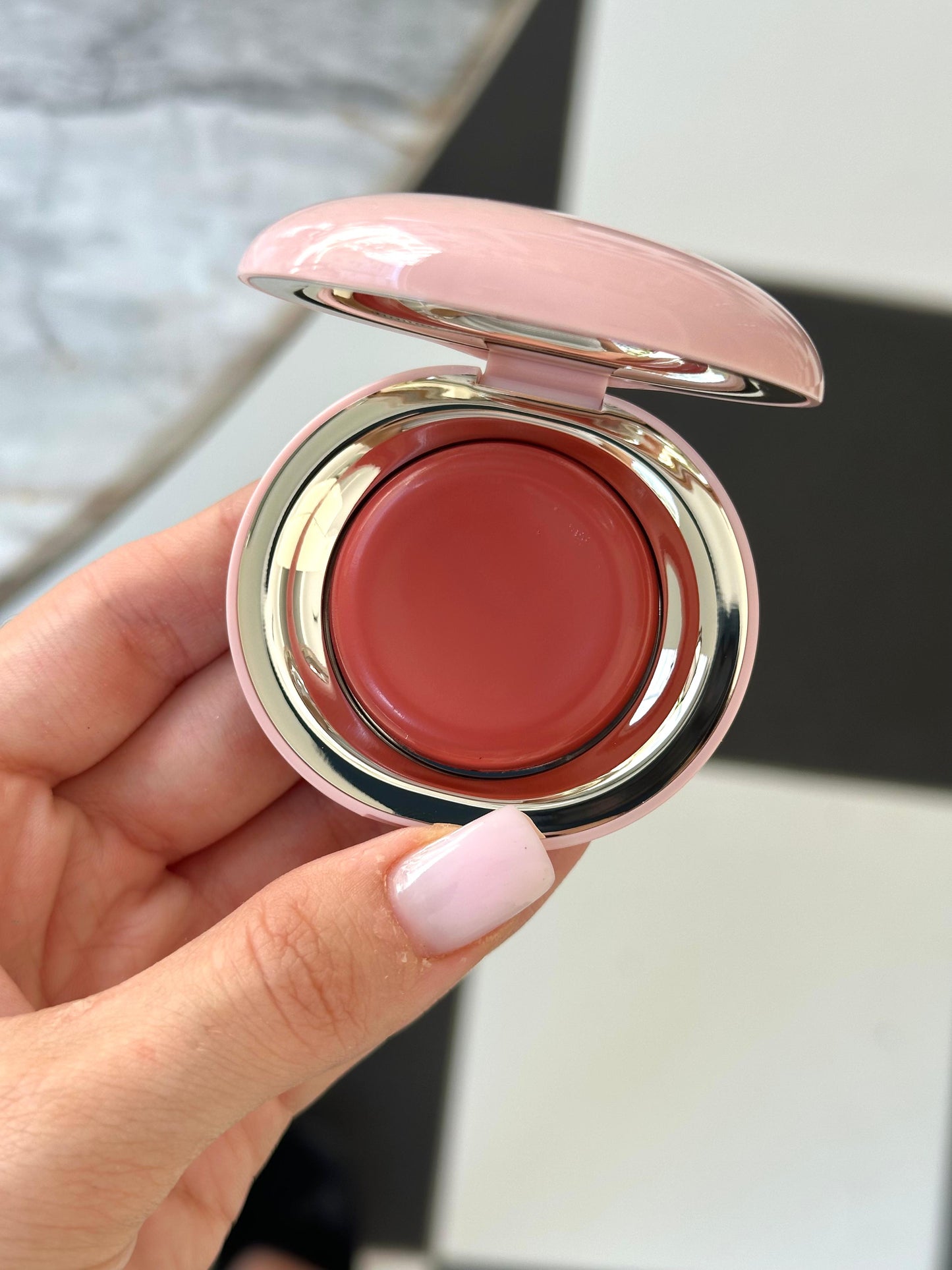 RARE BEAUTY Stay Vulnerable Melting Blush - Nearly Apricot