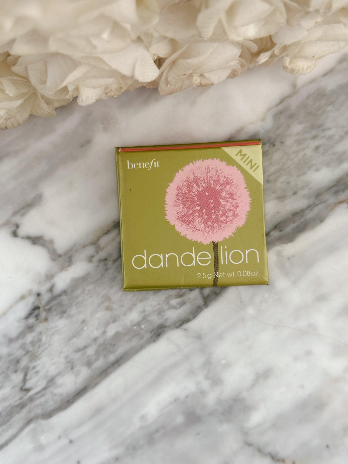 BENEFIT Dandelion
Baby-Pink Brightening Blush Mini