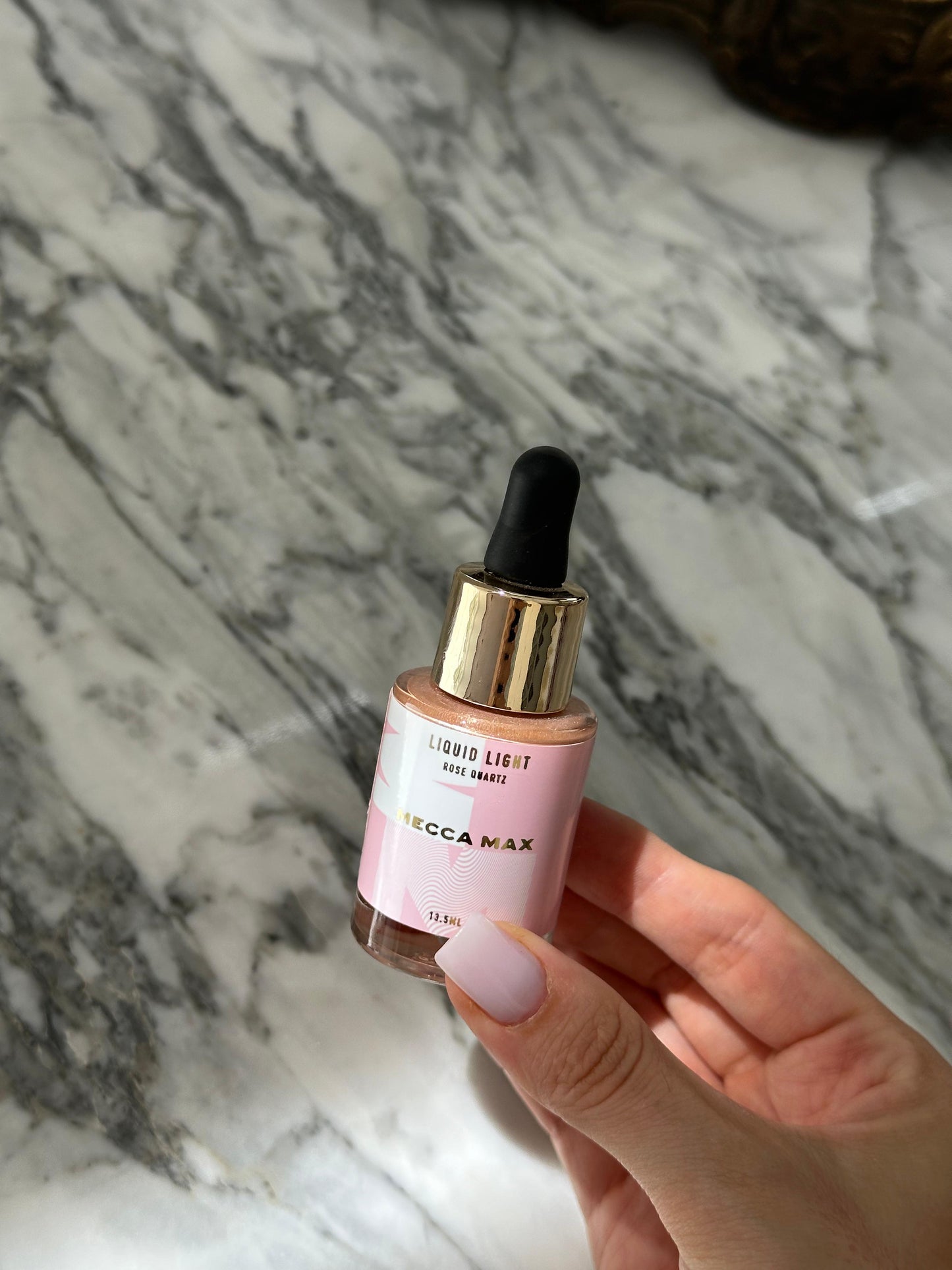MECCA MAXIMA Liquid Light Highlighter - Rose Quartz