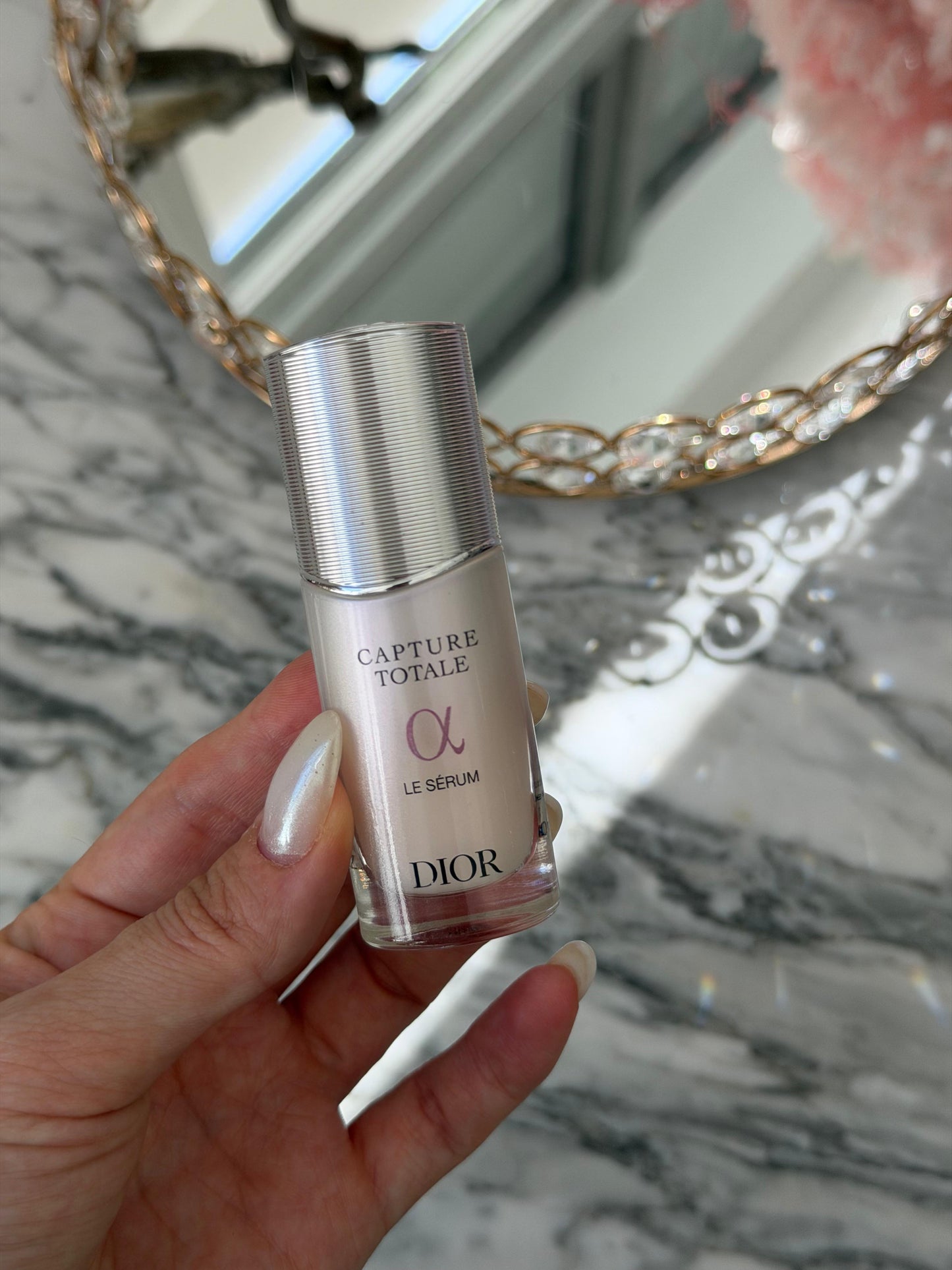 DIOR Capture Totale Le Sérum
Face and Neck Youth Revealing Serum