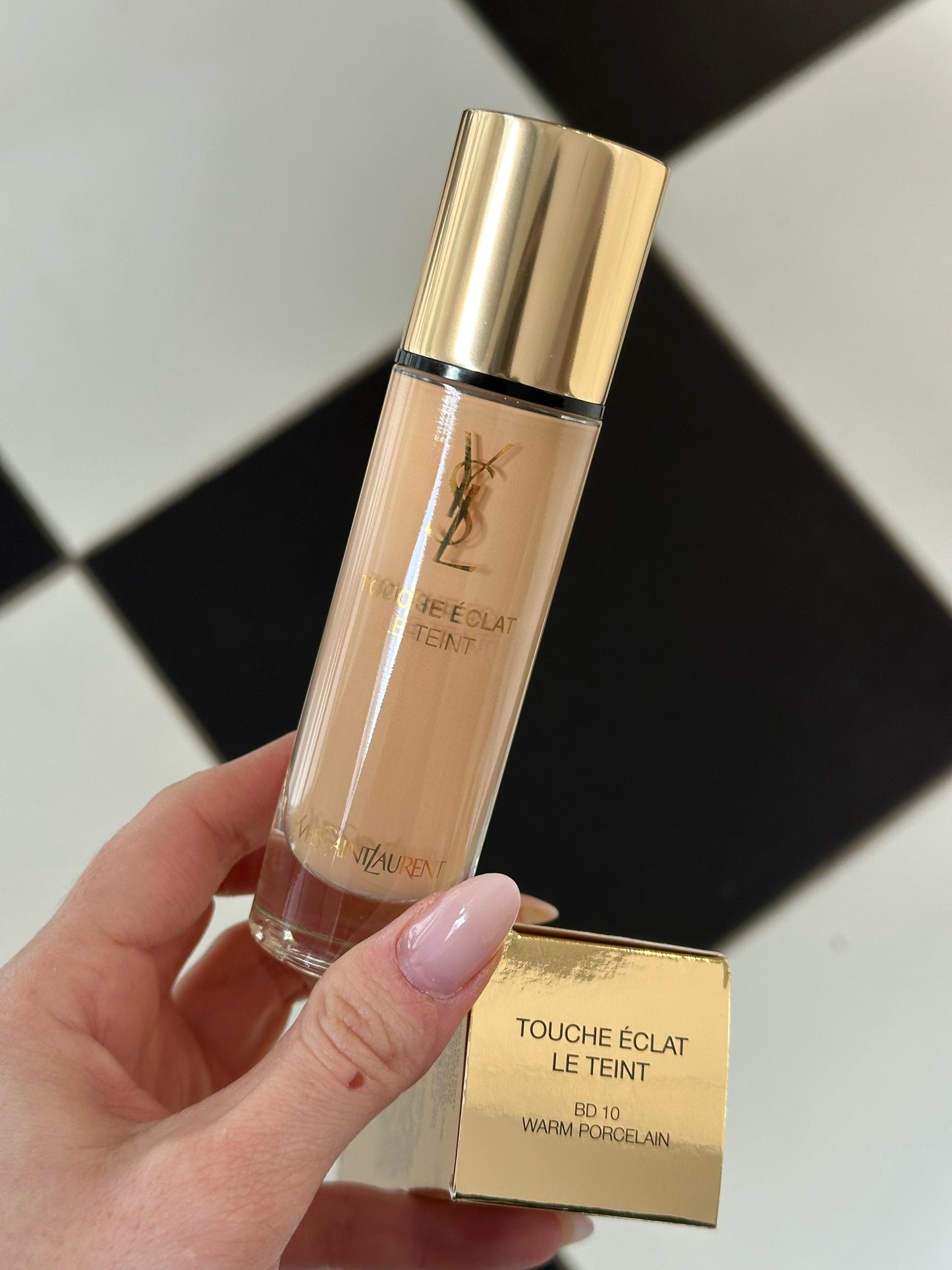YSL Touche Éclat Le Teint Foundation Weightless Radiance, Flawless Coverage