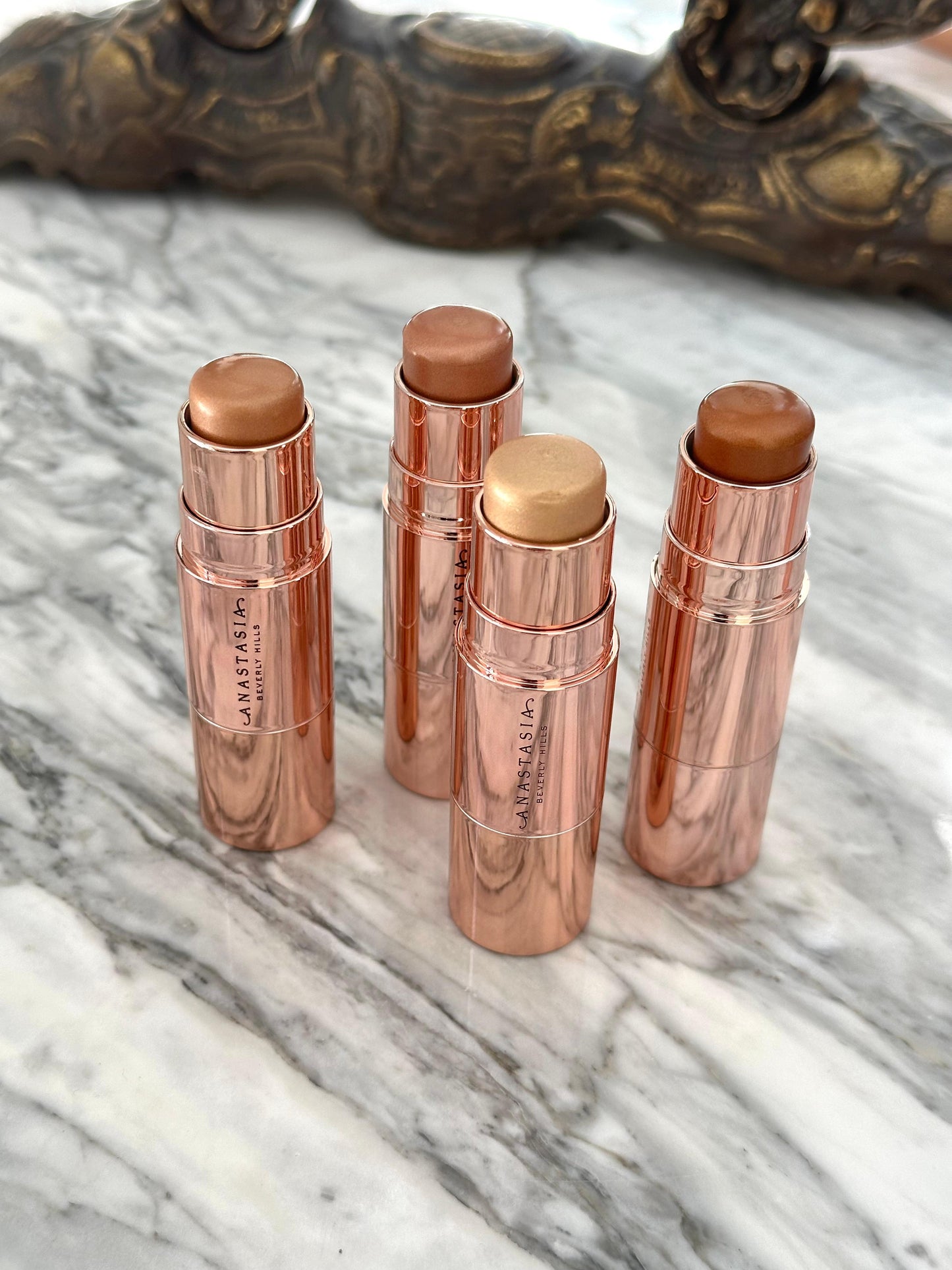 ANASTASIA BEVERLY HILLS Stick Highlighter - Iced Out
Weightless Cream For Instant Luminosity