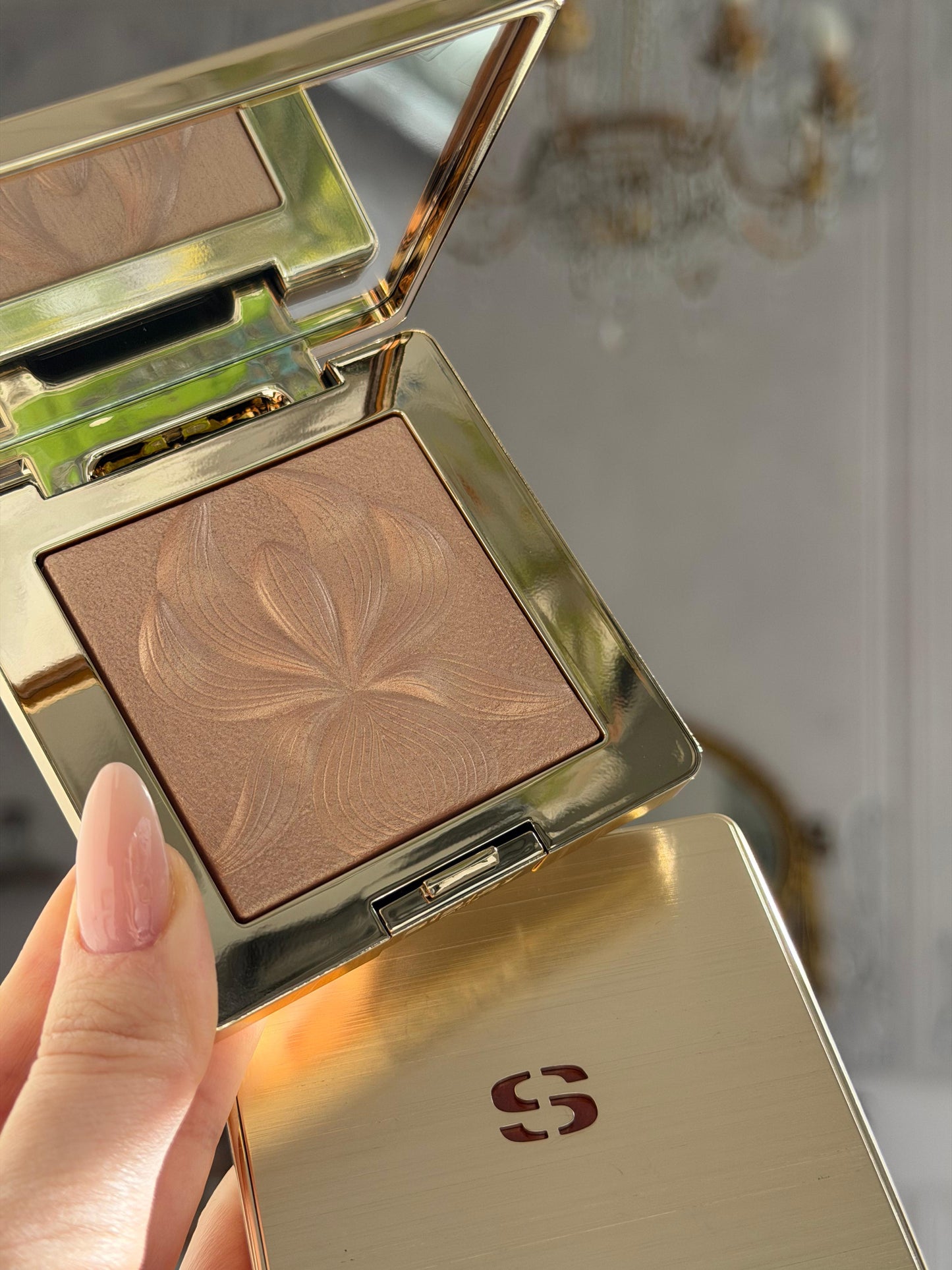 SISLEY L'Orchidée
Highlighter Illuminating Powder - Golden