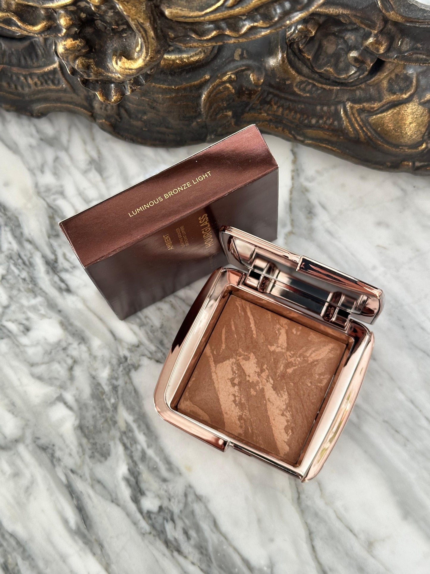 HOURGLASS Ambient™ Lighting Bronzer - Luminous Bronze Light