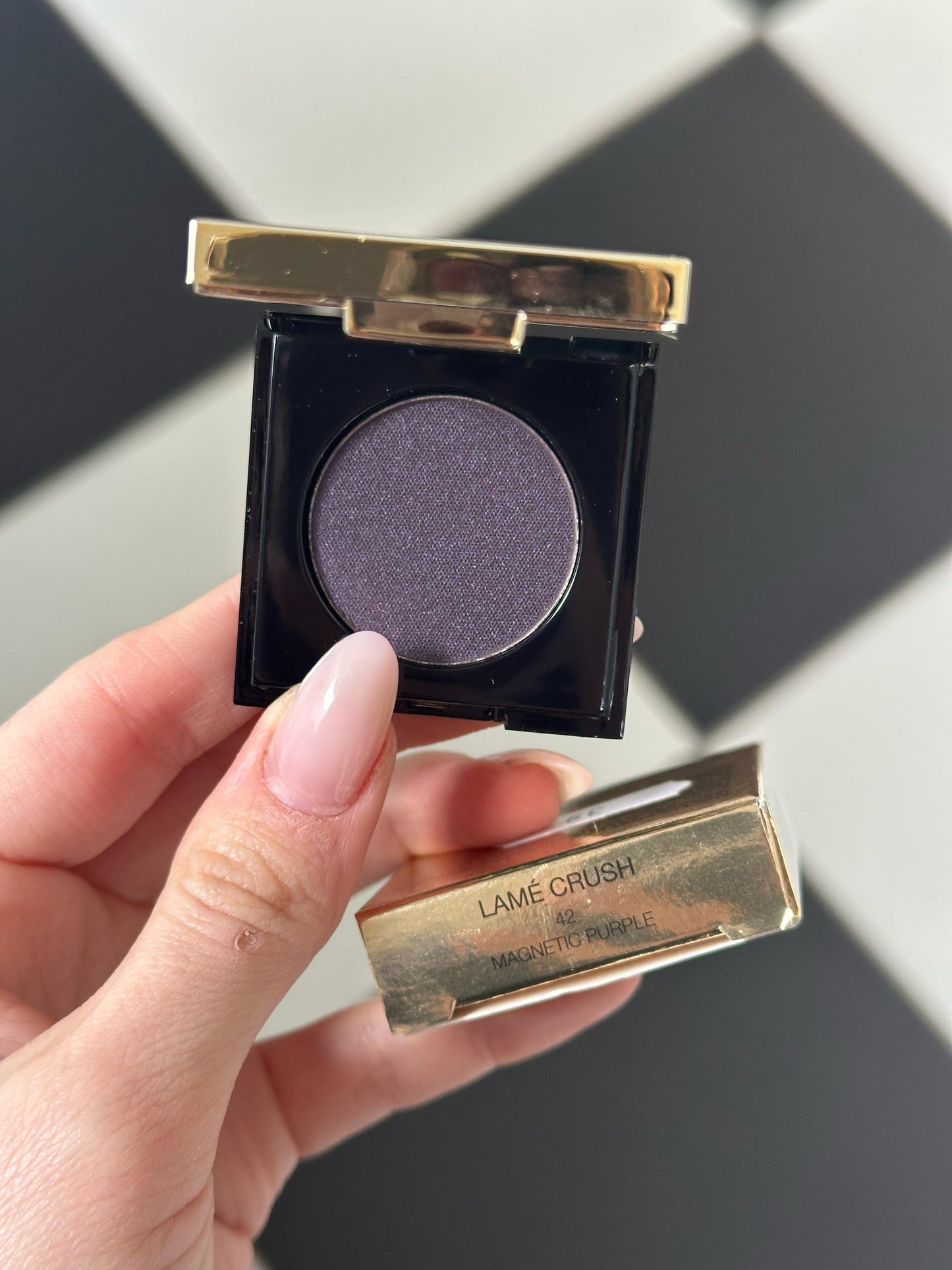 YSL Lamé Crush (42)
Metallic Eyeshadow, Vibrant Finish