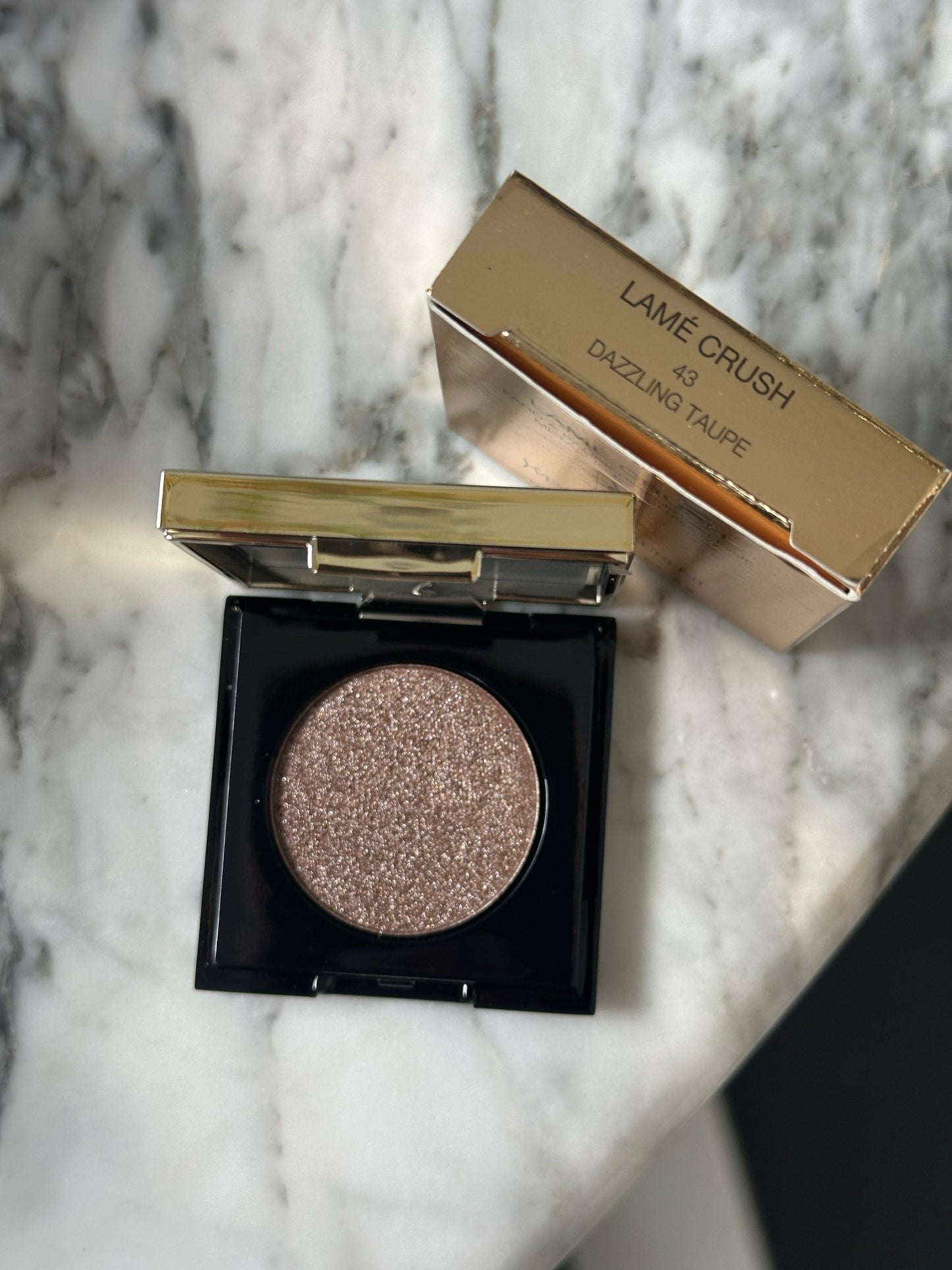 YSL Lamé Crush (43)
Metallic Eyeshadow, Vibrant Finish