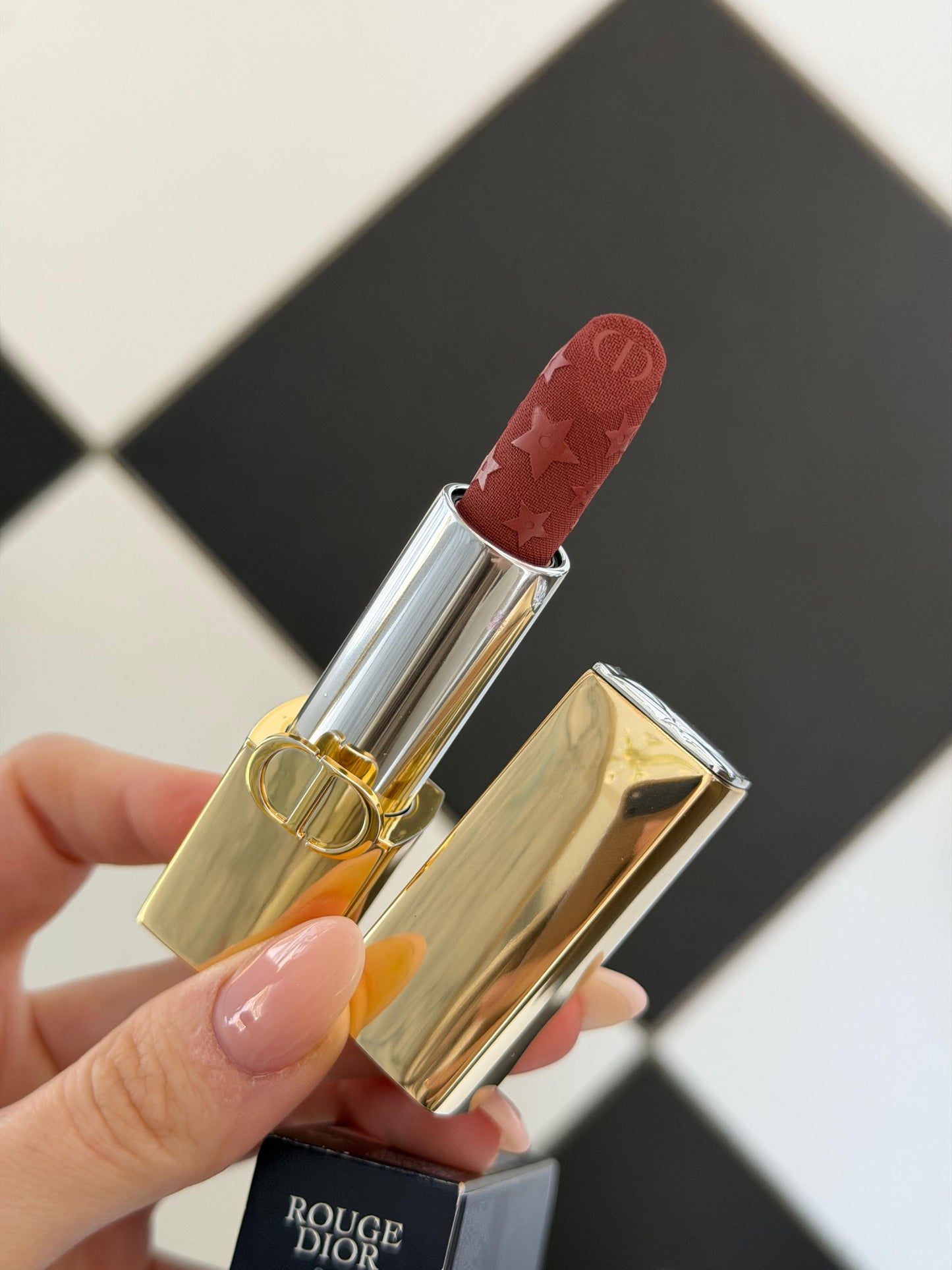 DIOR Rouge Dior - Limited Edition
Couture Color Lipstick (629 Velvet) - Hydrating and Longwearing