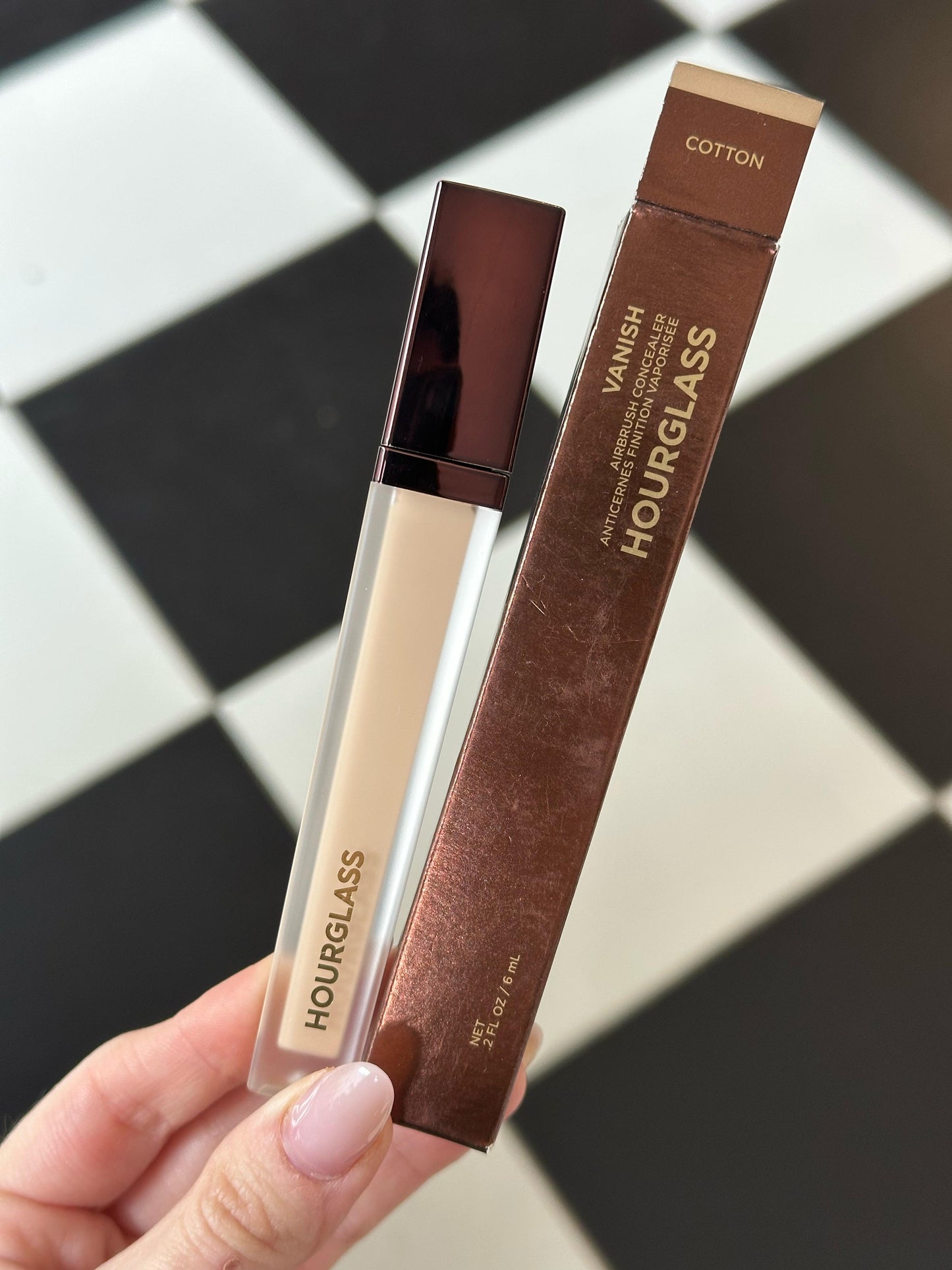 HOURGLASS Vanish™ Airbrush Concealer