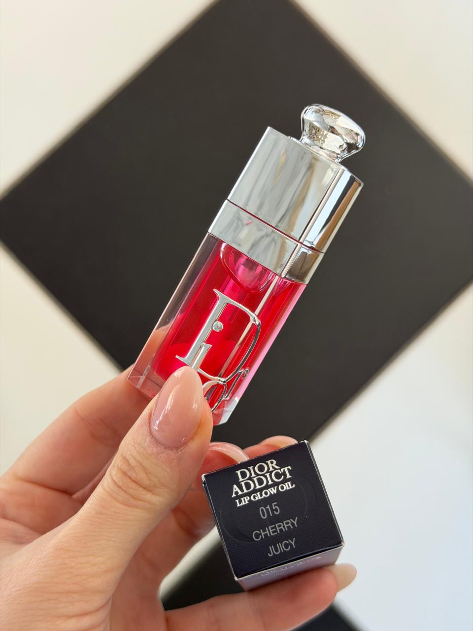 DIOR Addict Lip Glow Oil (015)
Nourishing Lip Oil, Intense Gloss
