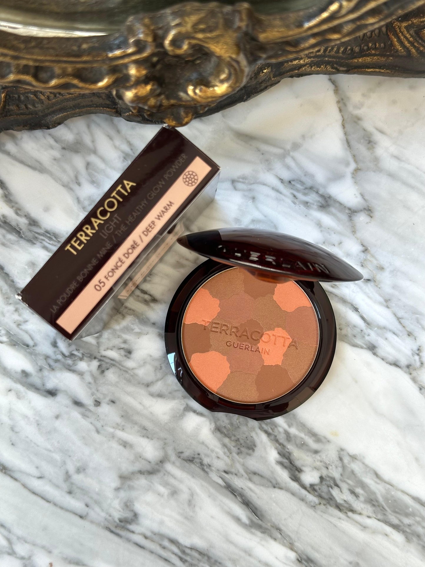 GUERLAIN Terracotta Light
The Sun-Kissed Natural Healthy Glow Powder - Deep Warm
