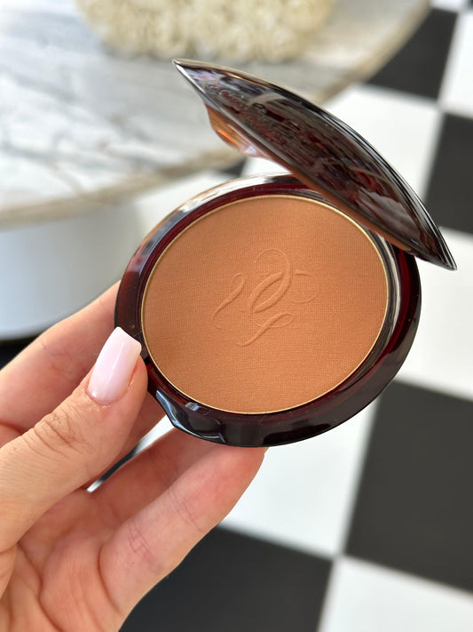 GUERLAIN Terracotta Golden Glow
The Bronzing Powder