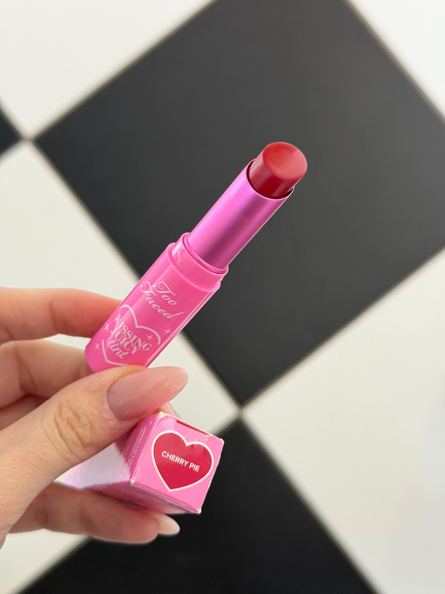 TOO FACED Kissing Juicy - Cherry Pie
Hydrating Lip Tint With Color & Shine
