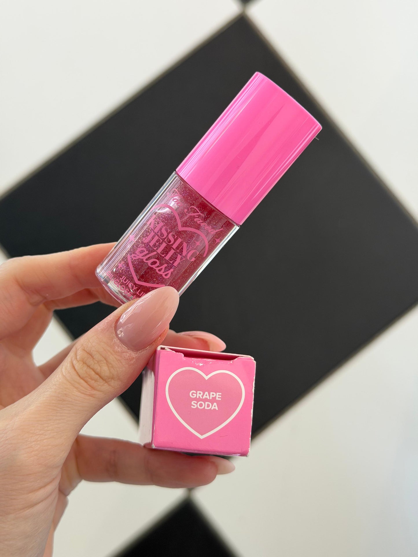 TOO FACED Kissing Jelly Hydrating Lip Oil Gloss - Grape Soda
