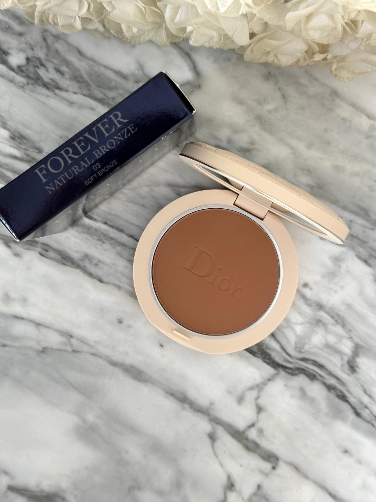 DIOR Forever Natural Bronze
Healthy Glow Bronzing Powder - 03