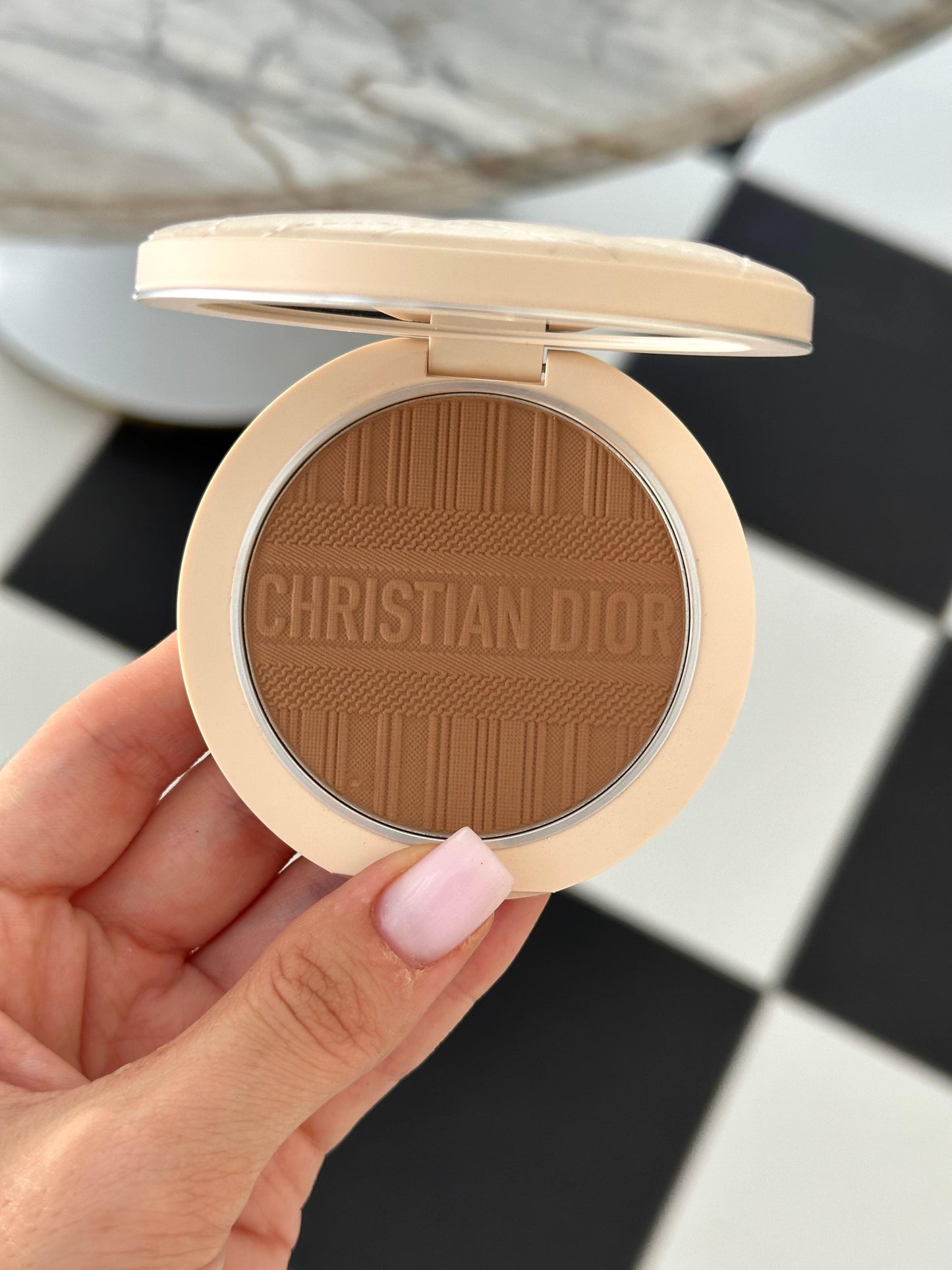 DIOR Forever Natural Bronze Dioriviera
Healthy Sun-Kissed Finish Powder Bronzer (005)