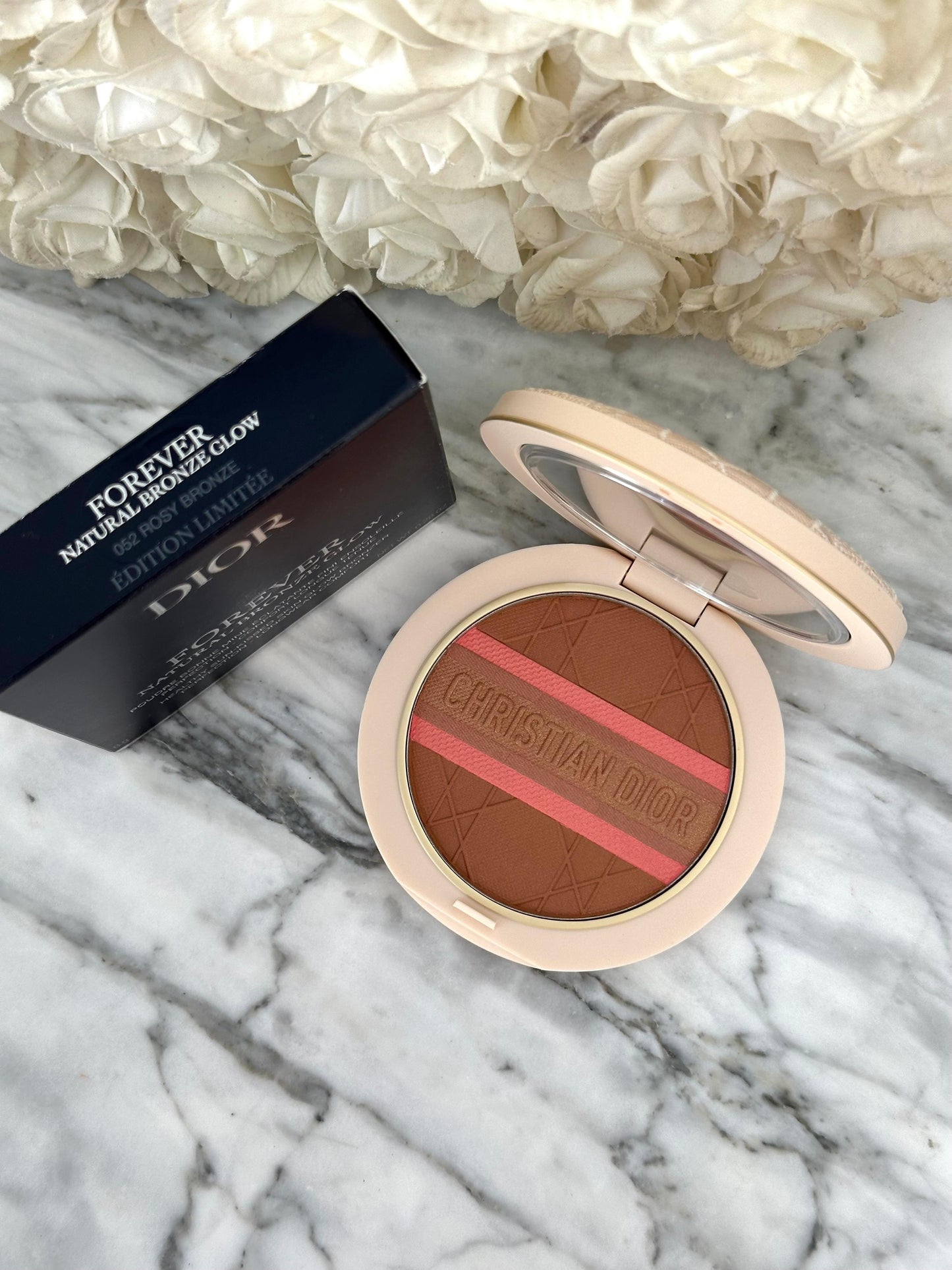 DIOR Forever Natural Bronze Glow - Limited Edition - Rosy Bronze
Radiant Healthy Powder Sun-Kissed Finish
