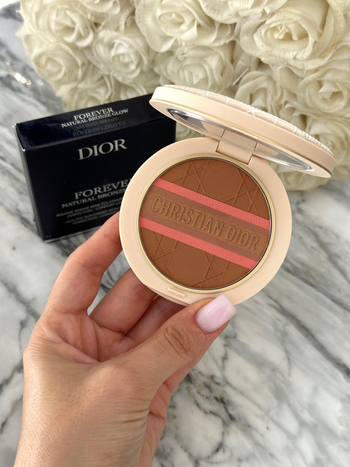 DIOR Forever Natural Bronze Glow - Limited Edition - Rosy Bronze
Radiant Healthy Powder Sun-Kissed Finish