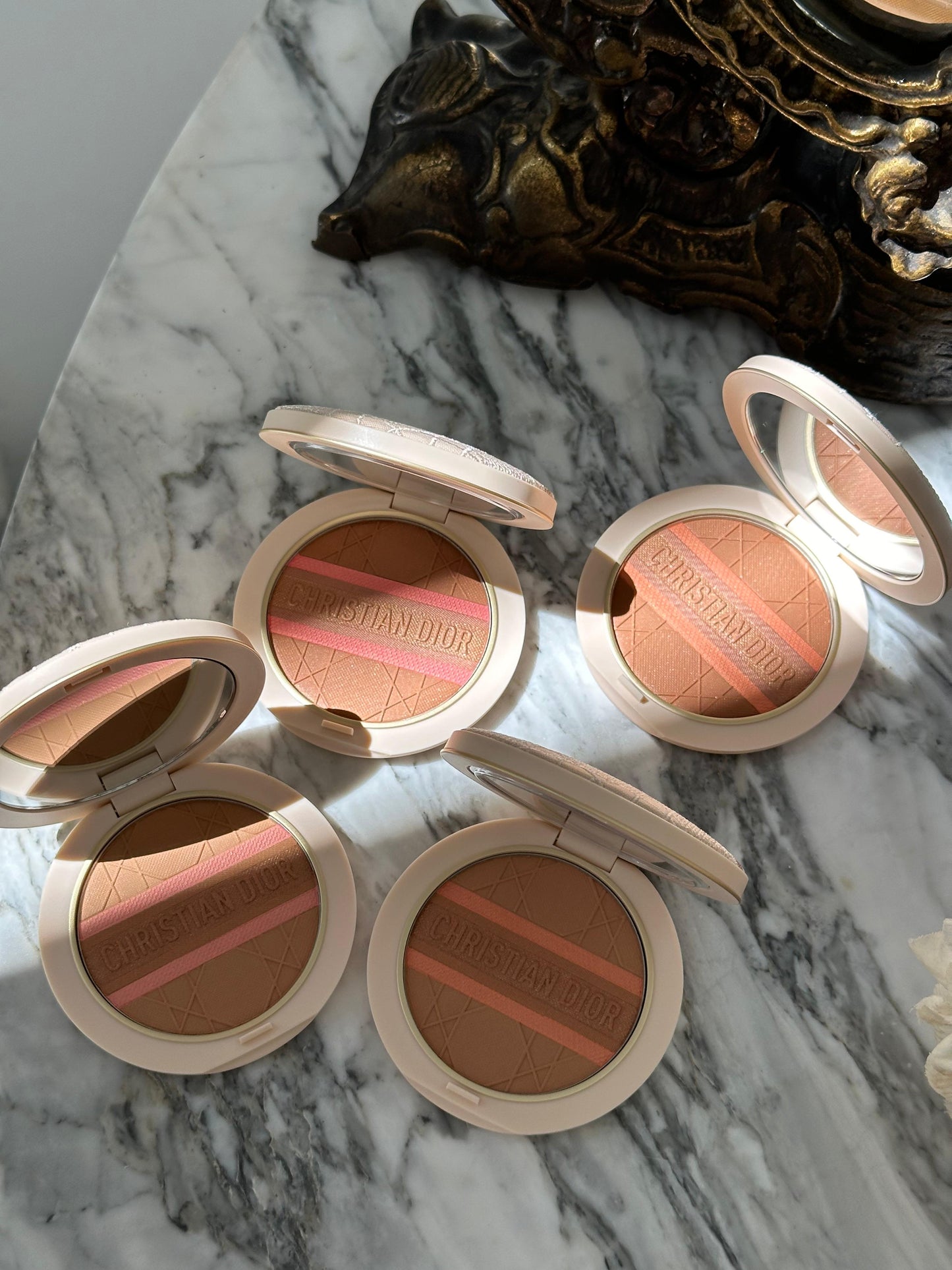 DIOR Forever Natural Bronze Glow - Limited Edition - Rosy Bronze
Radiant Healthy Powder Sun-Kissed Finish