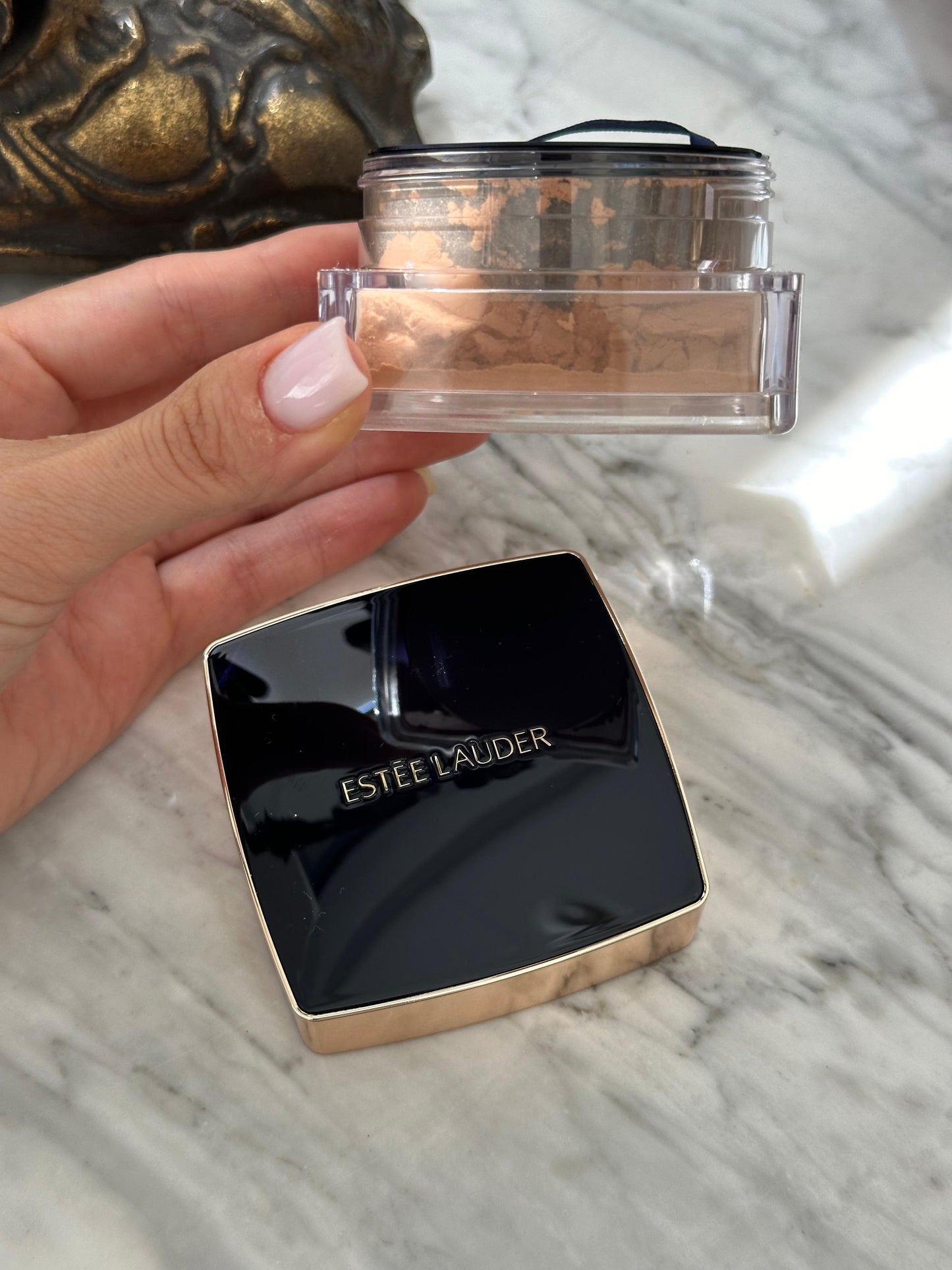 ESTÉE LAUDER Double Wear
Sheer Flattery Loose Powder - Medium Soft Glow
