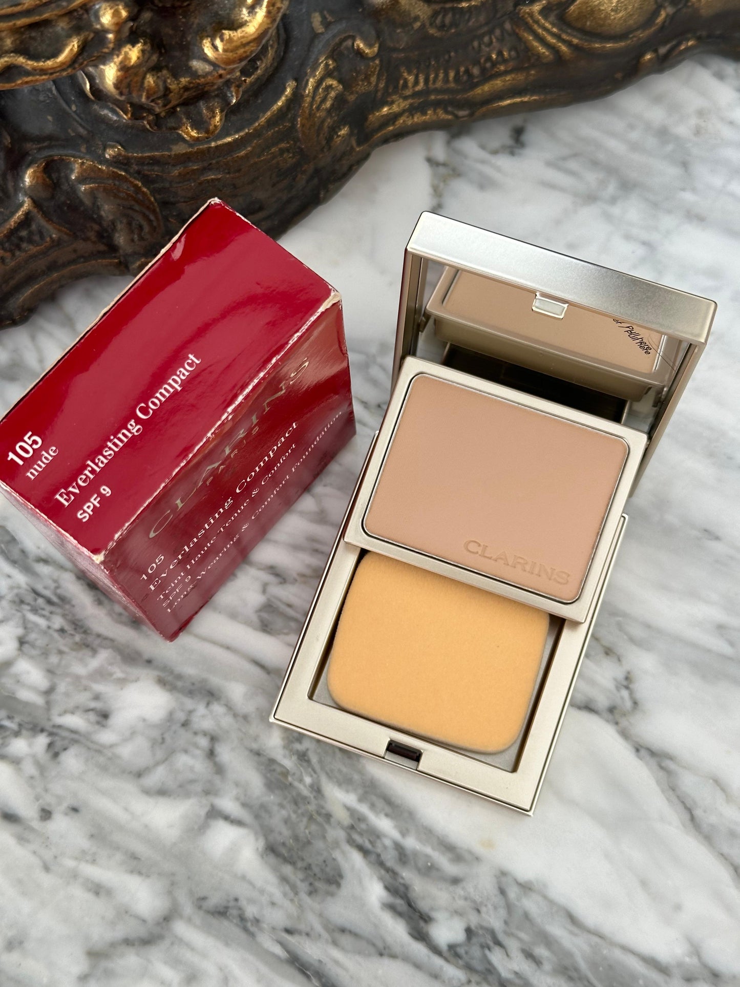 CLARINS Everlasting Compact Foundation Long-Wearing & Comfort - SPF 9