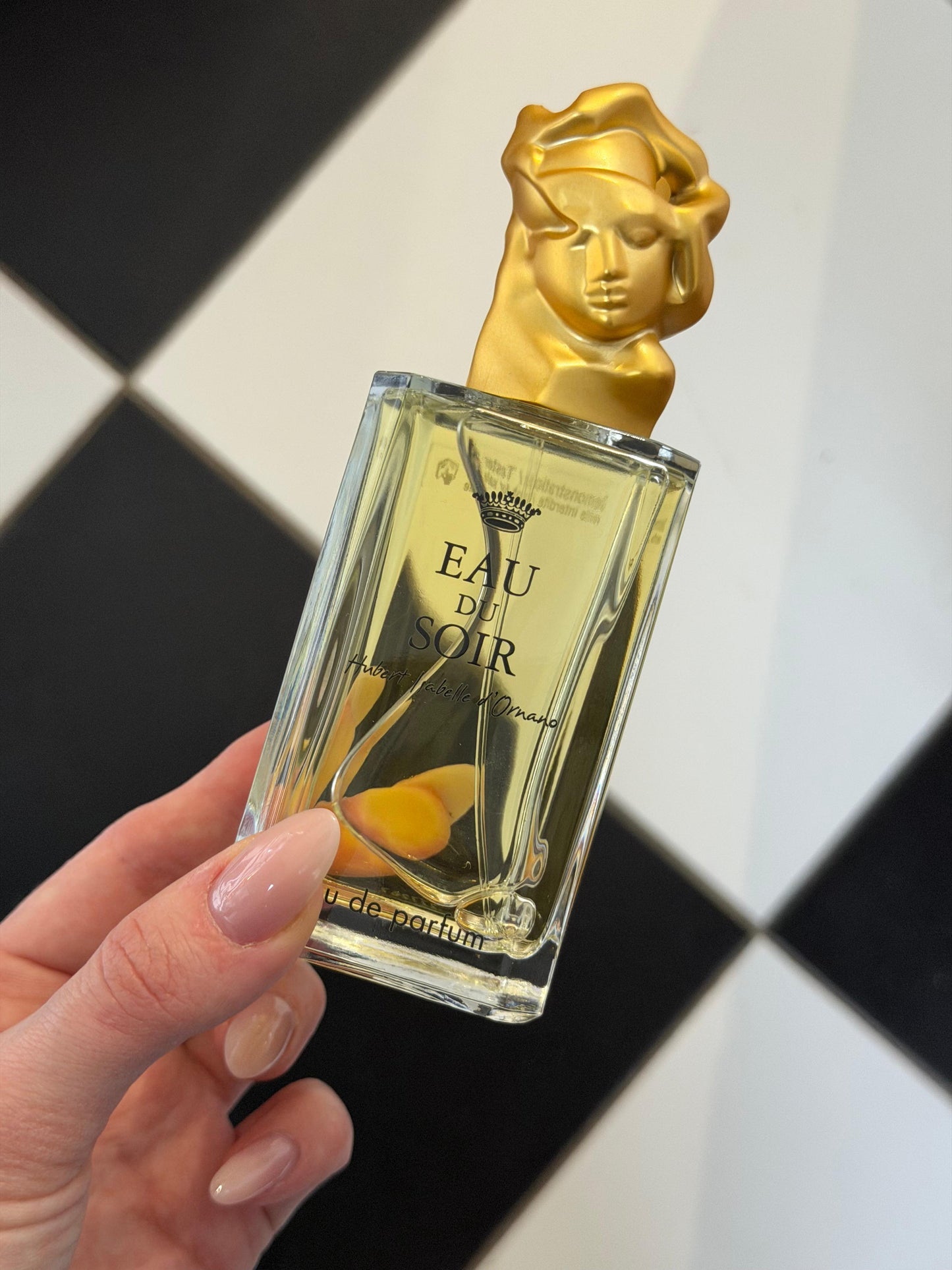 SISLEY Eau Du Soir Eau De Parfum
A Whirlwind Of Flowers, Spice And Chypre