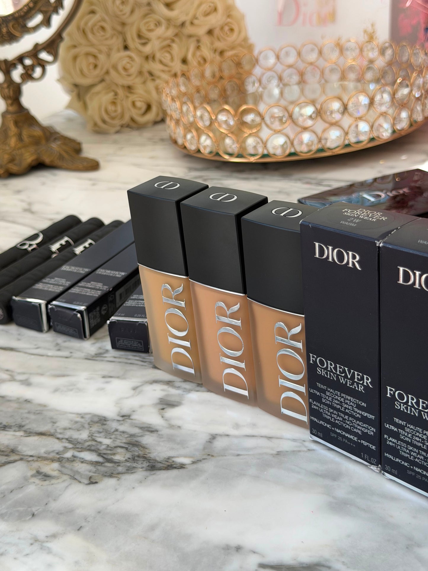 DIOR Forever Skin Wear
Blurring Natural Matte Foundation - 24h Ultra Wear - No-Transfer - Triple-Action Care - SPF25 PA+++