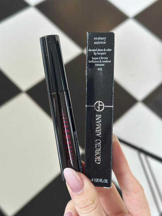 ARMANI Ecstasy Mirror Lip Gloss - (402)
Full-Coverage, High-Shine
