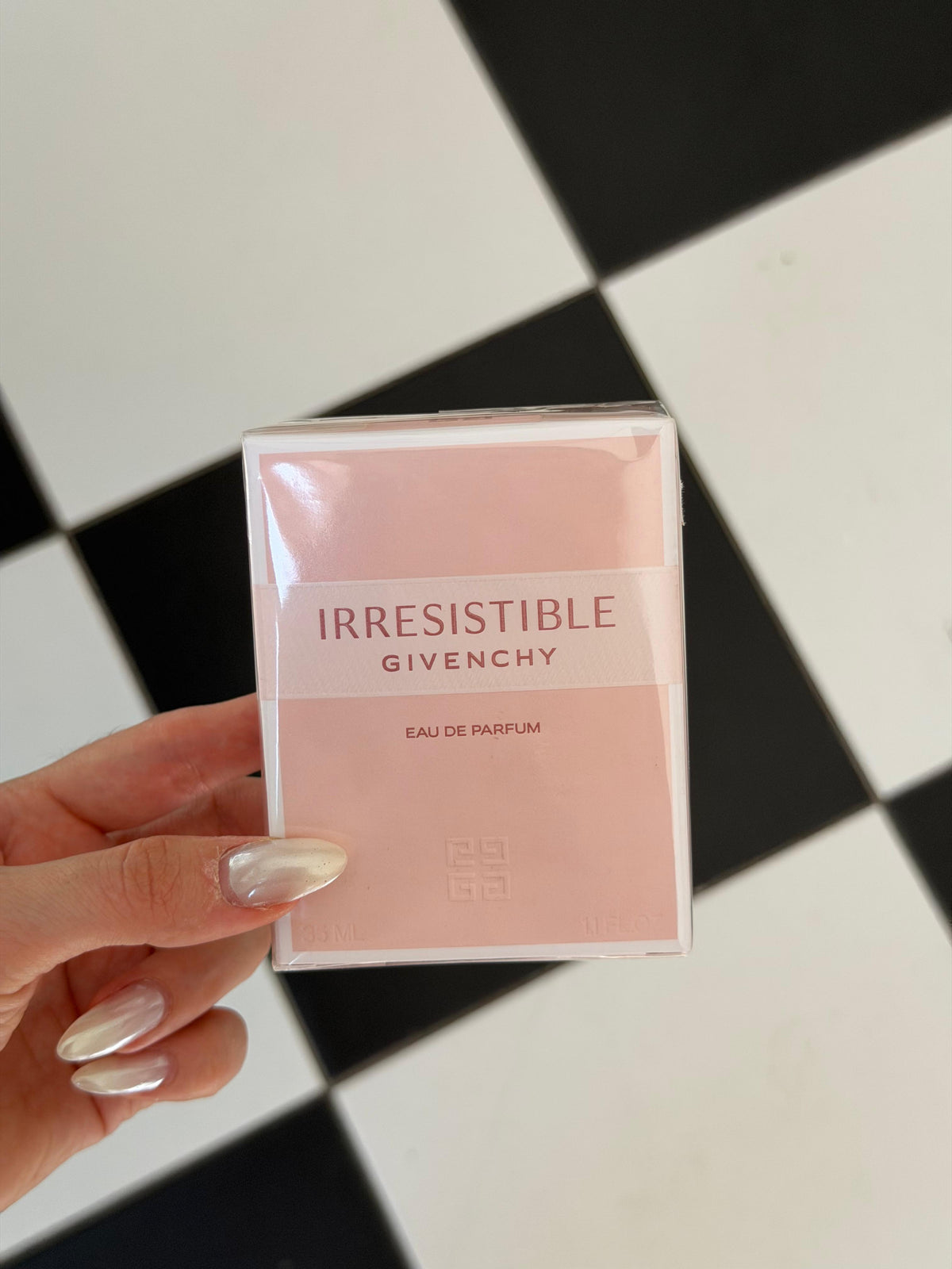 GIVENCHY Irresistible
Eau de Parfum
Fruity, Woody, Floral
