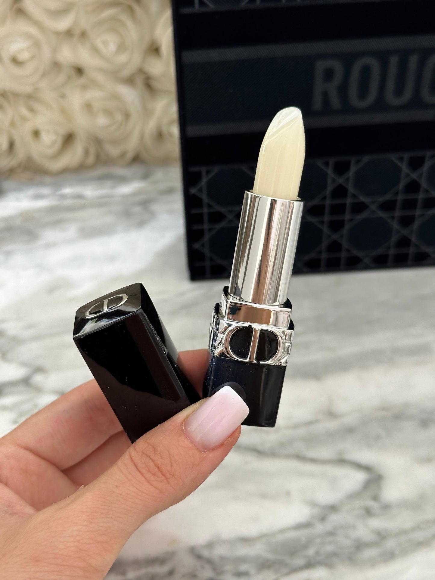 DIOR Rouge
Couture Color Lipstick - Velvet and Satin Finishes - Hydrating Floral Lip Care - Long Wear