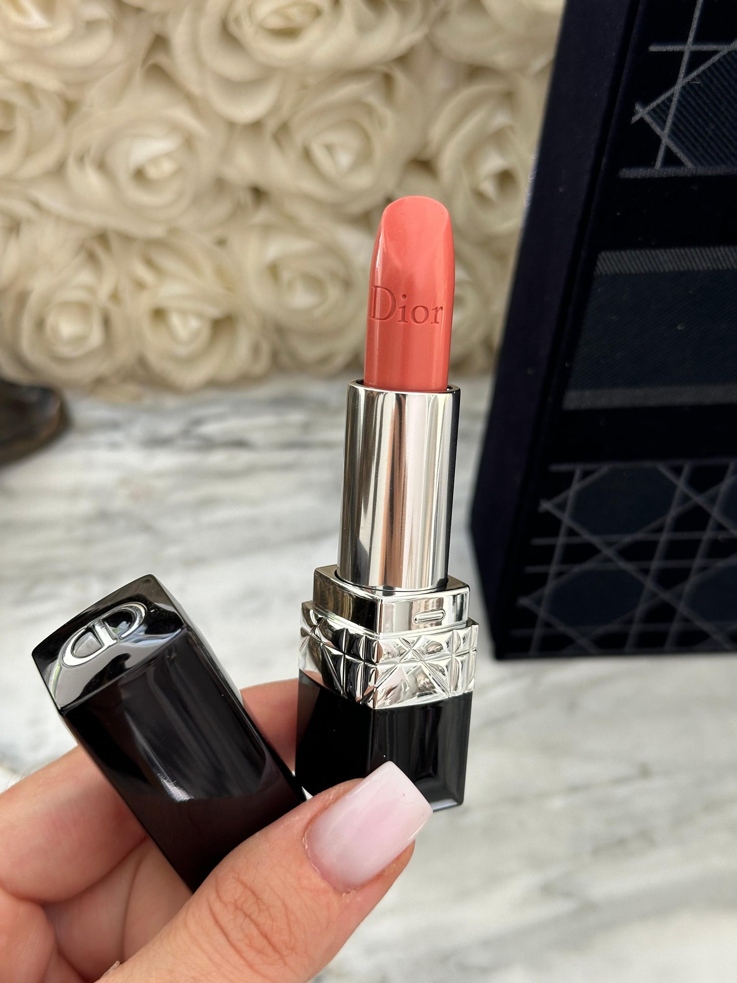DIOR Rouge
Couture Color Lipstick - Velvet and Satin Finishes - Hydrating Floral Lip Care - Long Wear