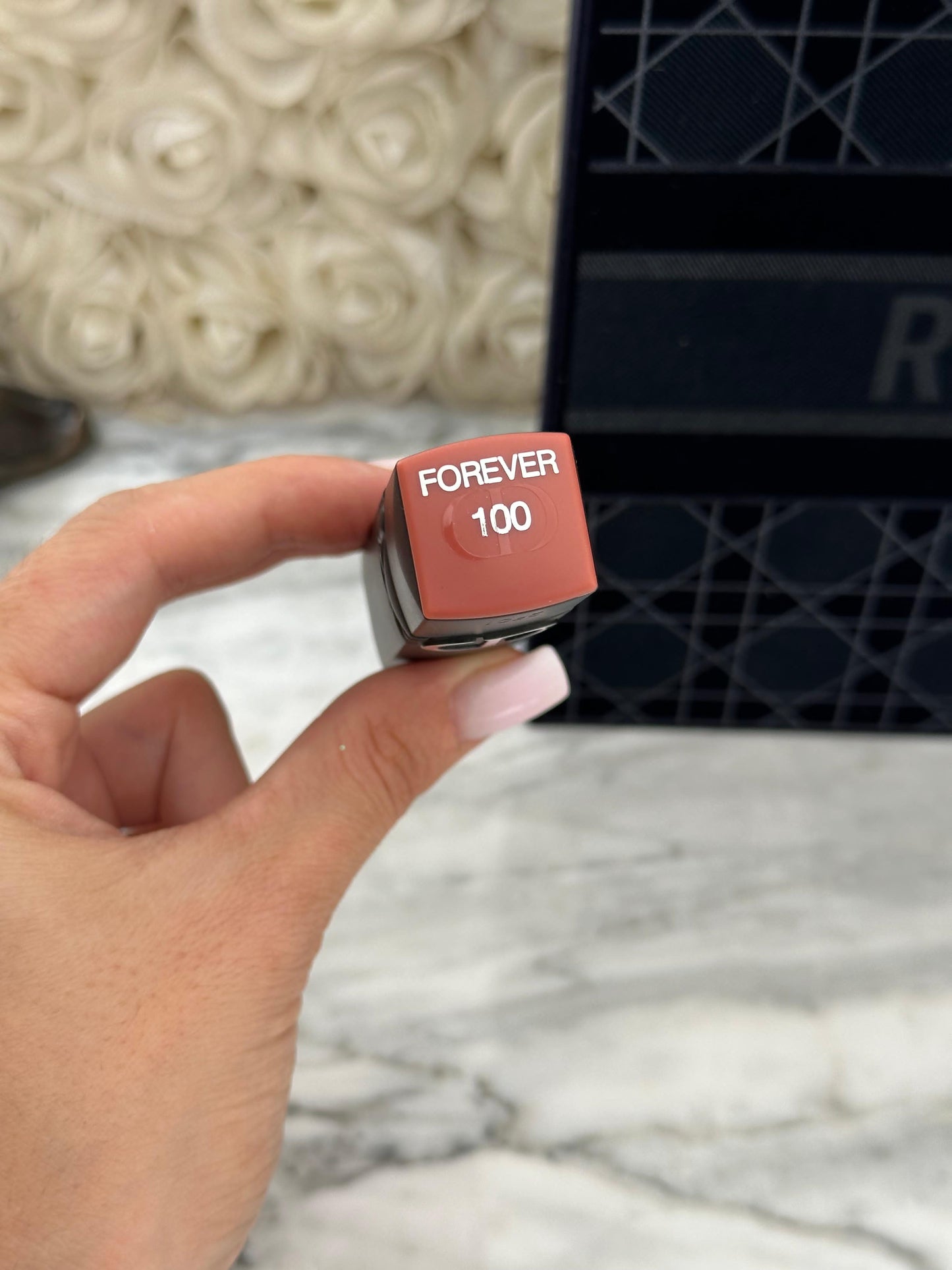 DIOR Rouge Forever
Transfer-Proof Lipstick - Ultra Pigmented Matte Comfort