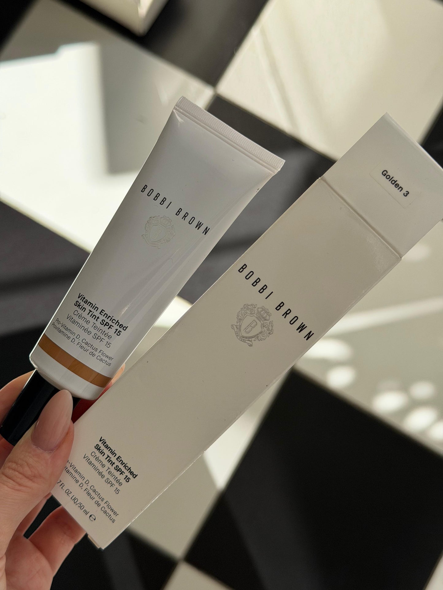 BOBBI BROWN Vitamin Enriched Skin Hydrating Tinted Foundation SPF15 - Golden 3