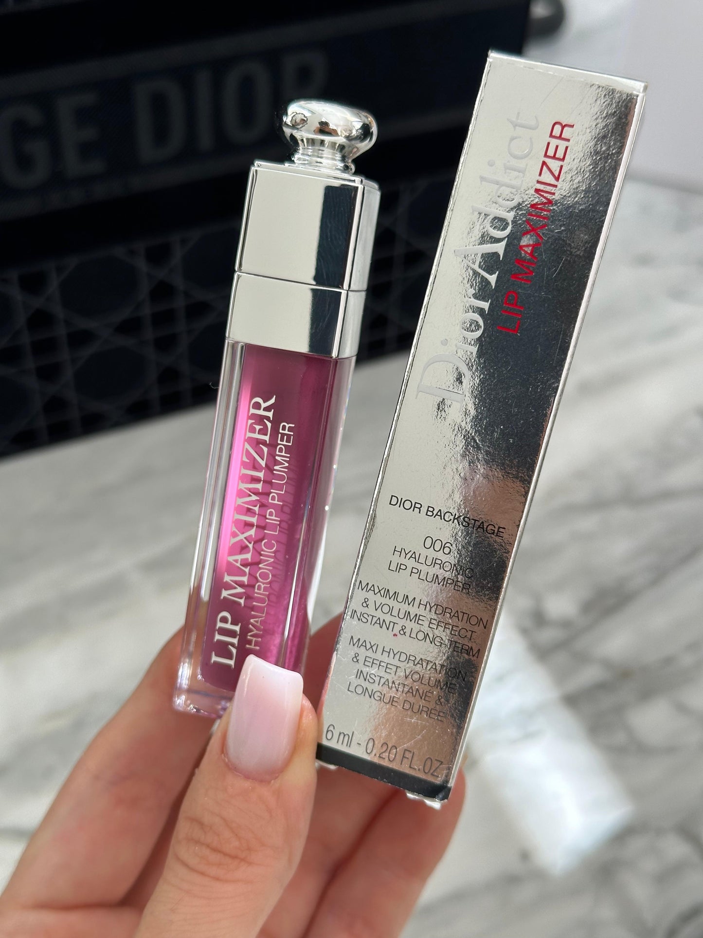 DIOR Addict Lip Maximizer
Plumping Gloss - Instant and Long-Term Volume Effect