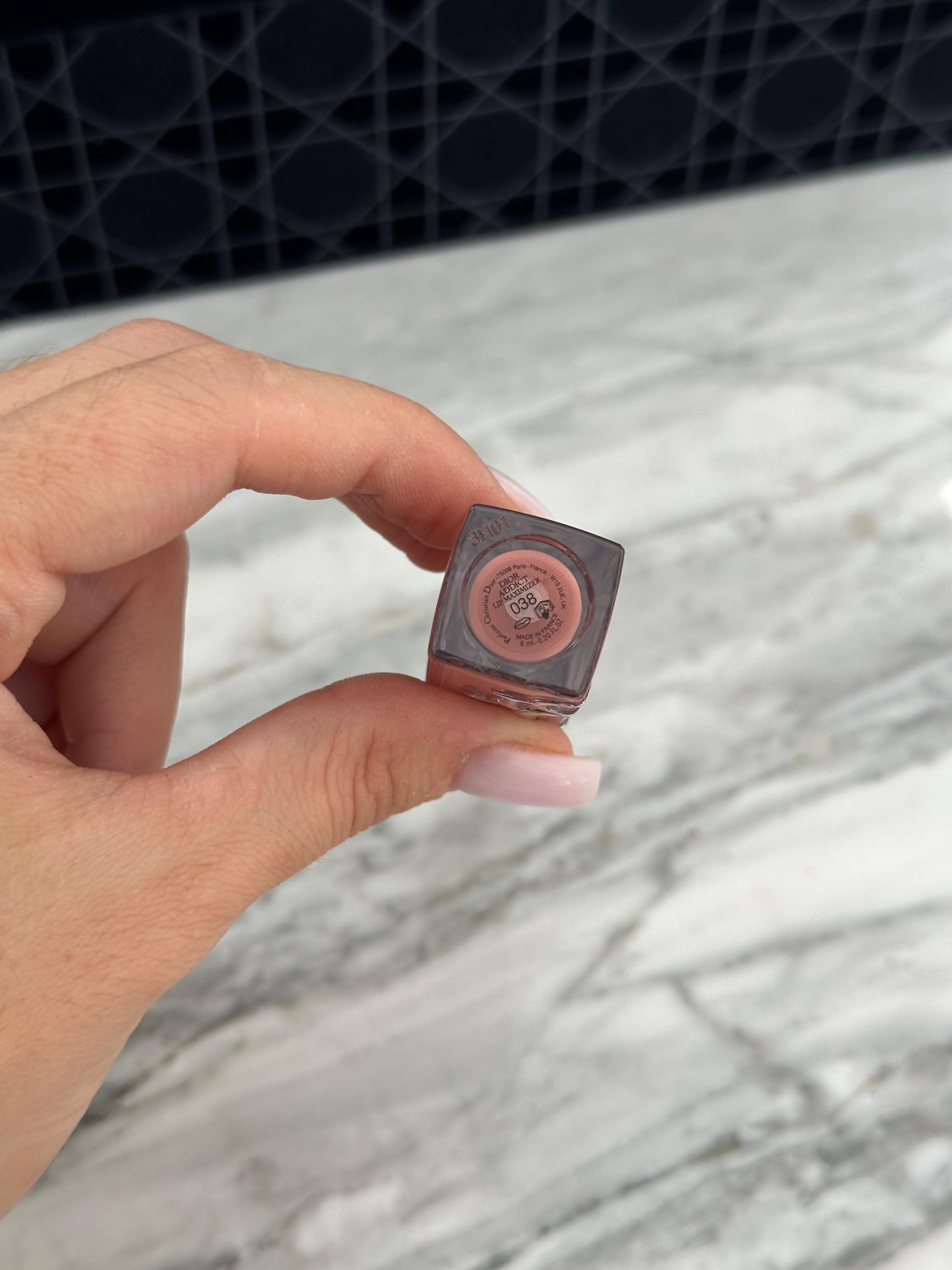 DIOR Addict Lip Maximizer (038)
Plumping Gloss - Instant and Long-Term Volume Effect - 24h Hydration